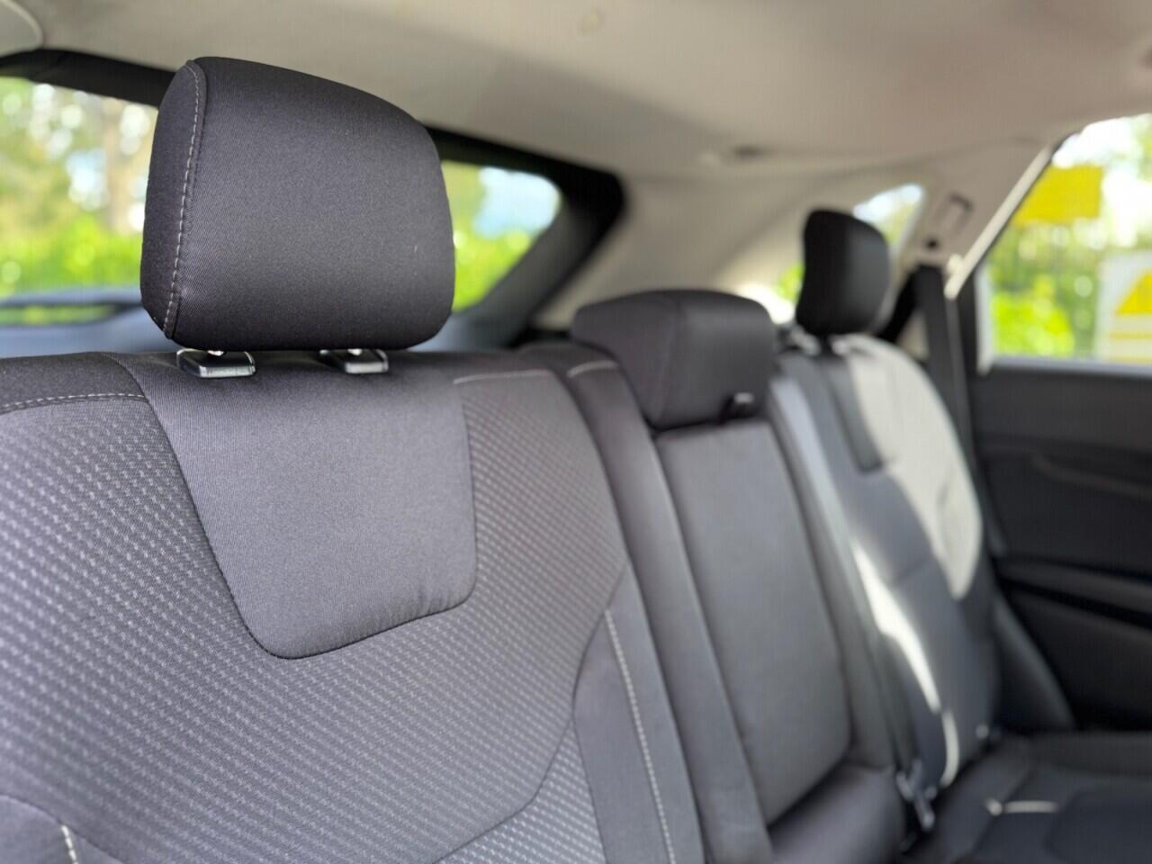 Ford Edge view 30