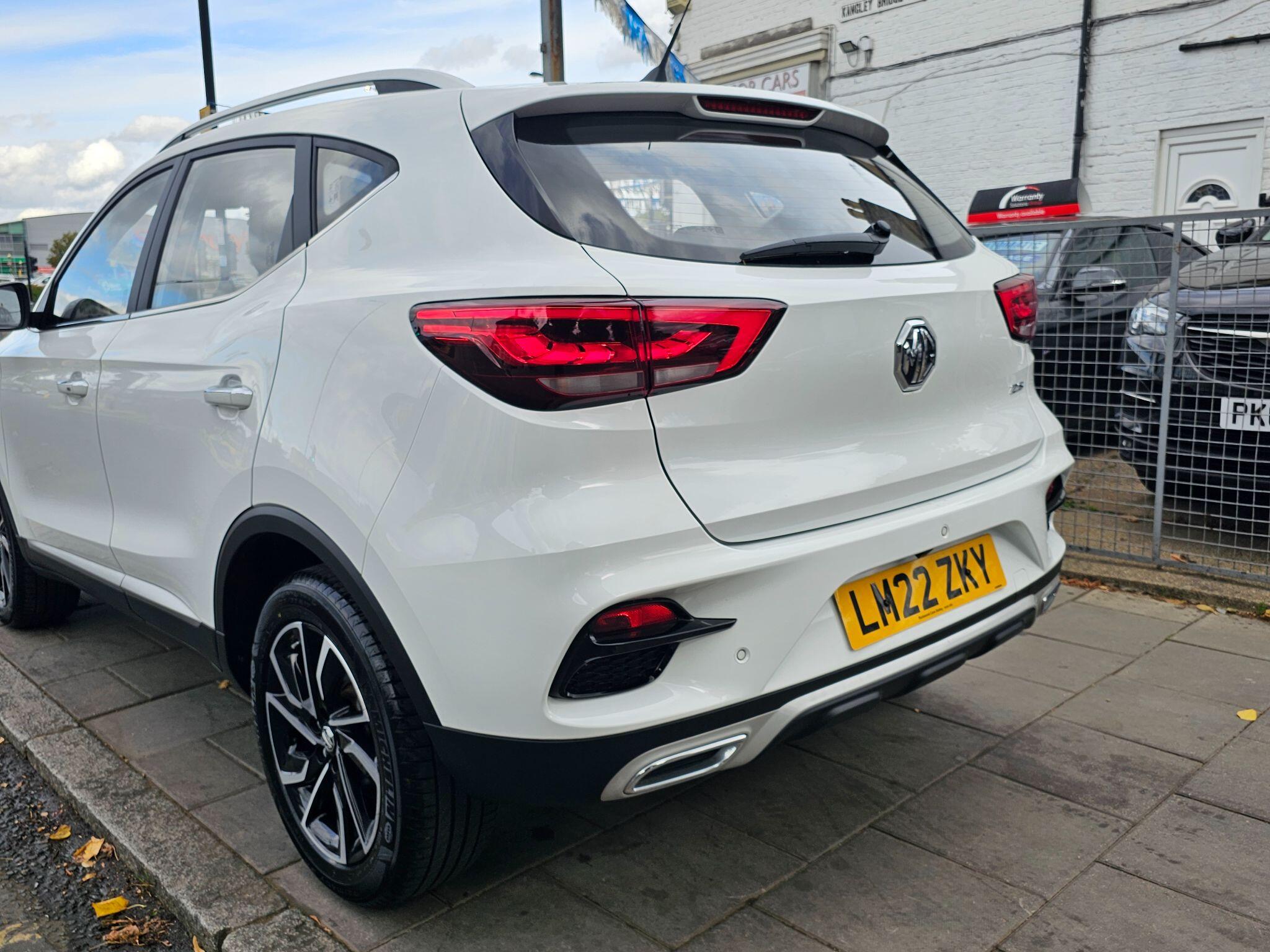 MG ZS view 8