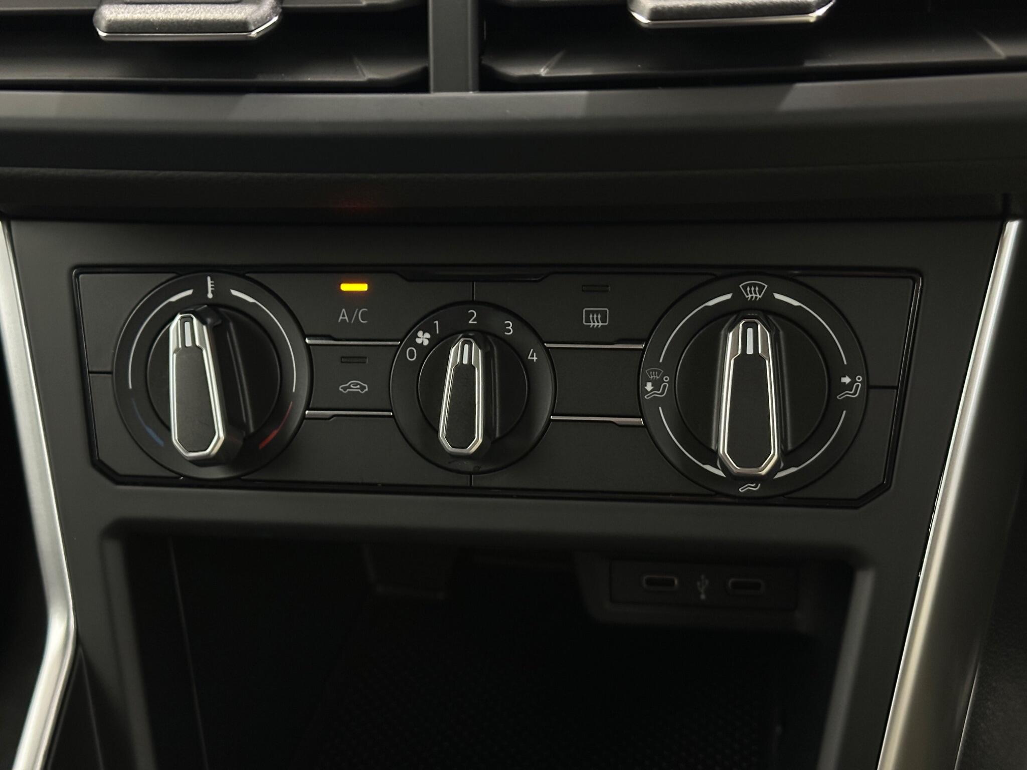 Volkswagen Polo view 21