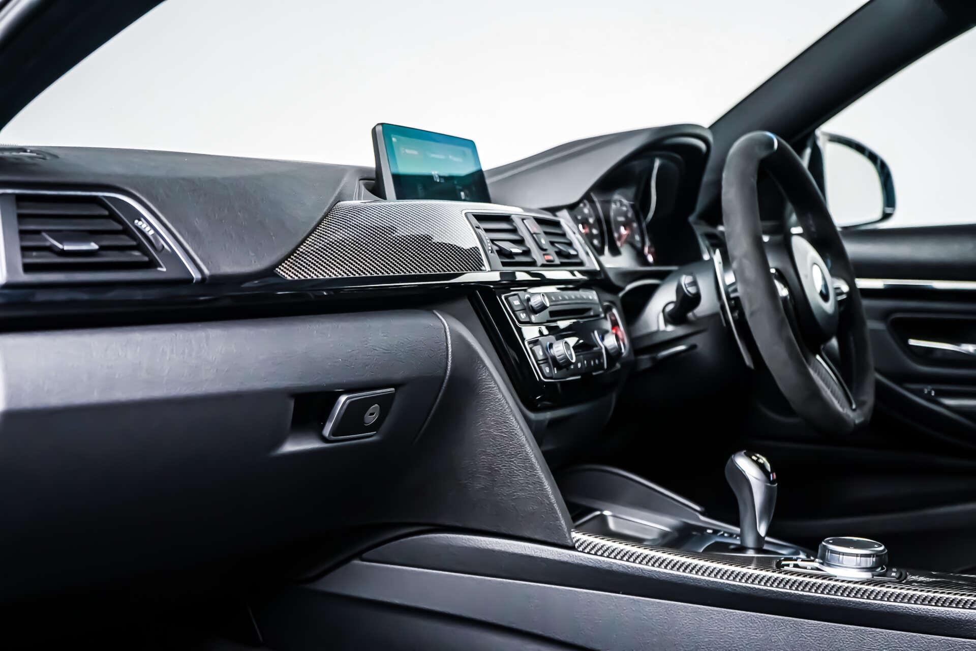 BMW M4 view 24