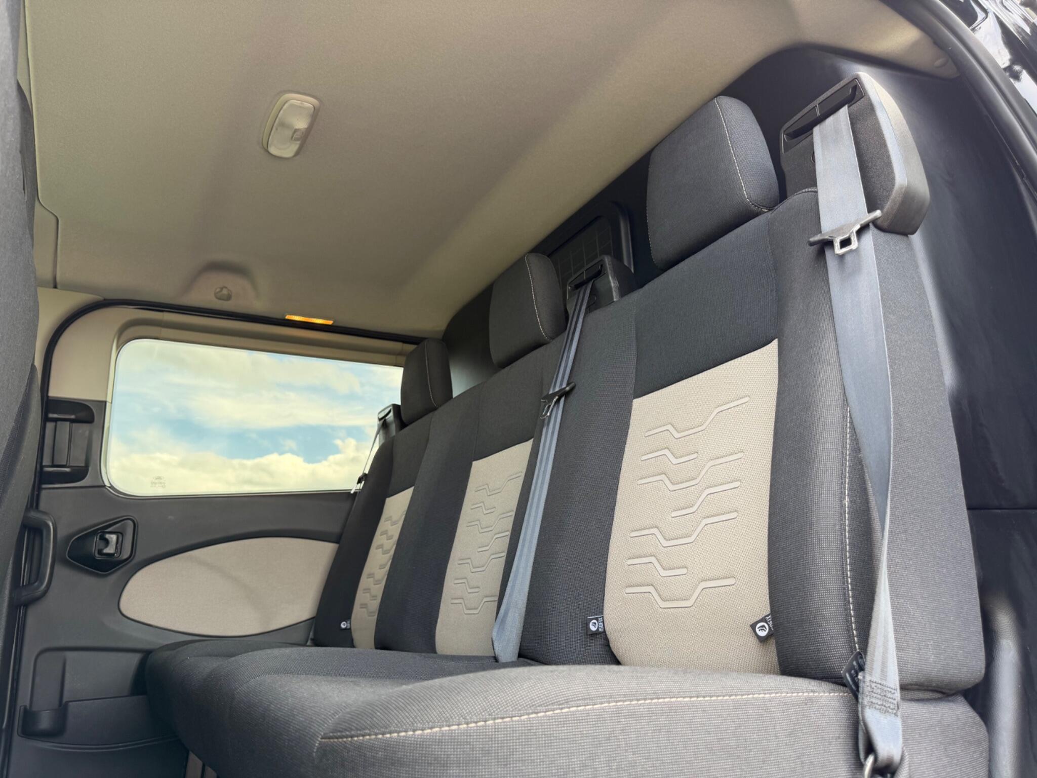 Ford Transit Custom view 59