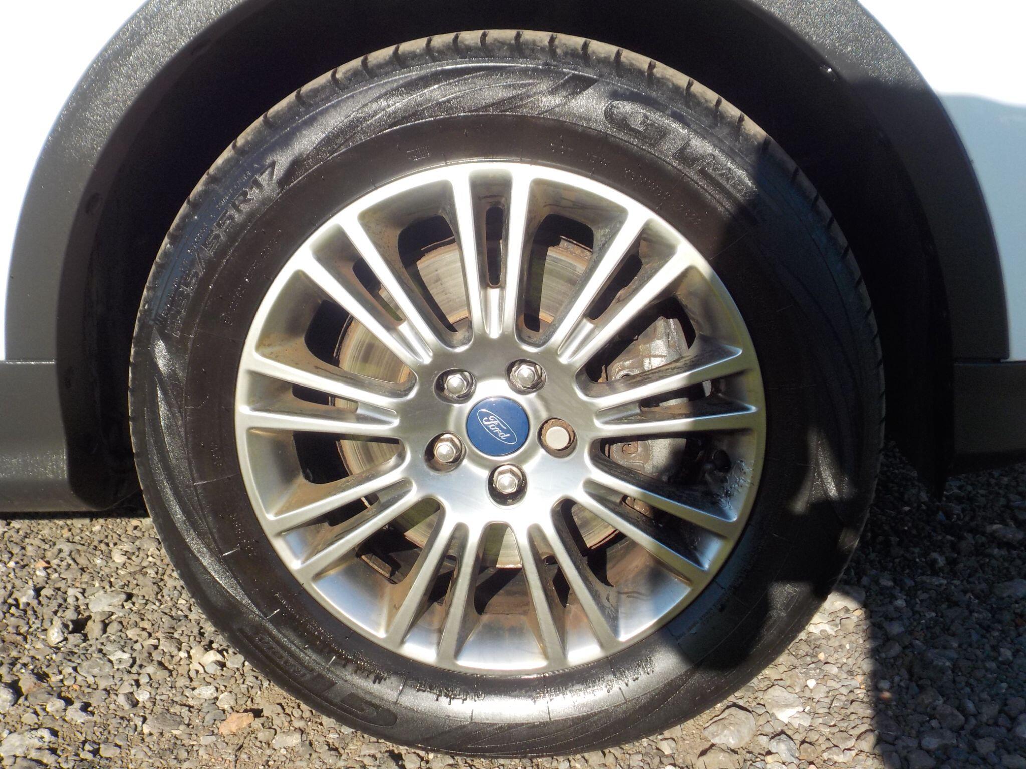 Ford Kuga 2.0 TDCi Titanium 2WD Euro 5 5dr