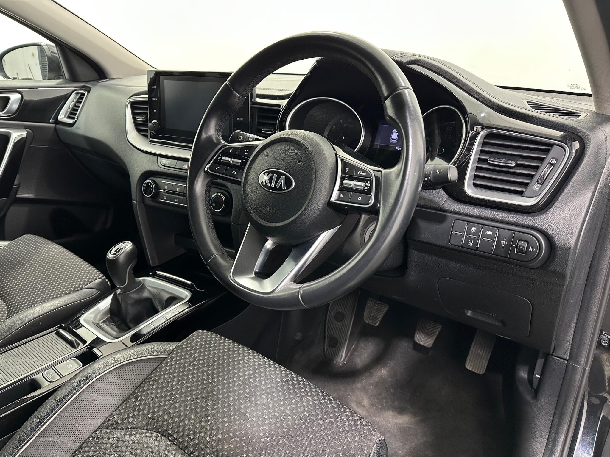 Kia XCeed view 11