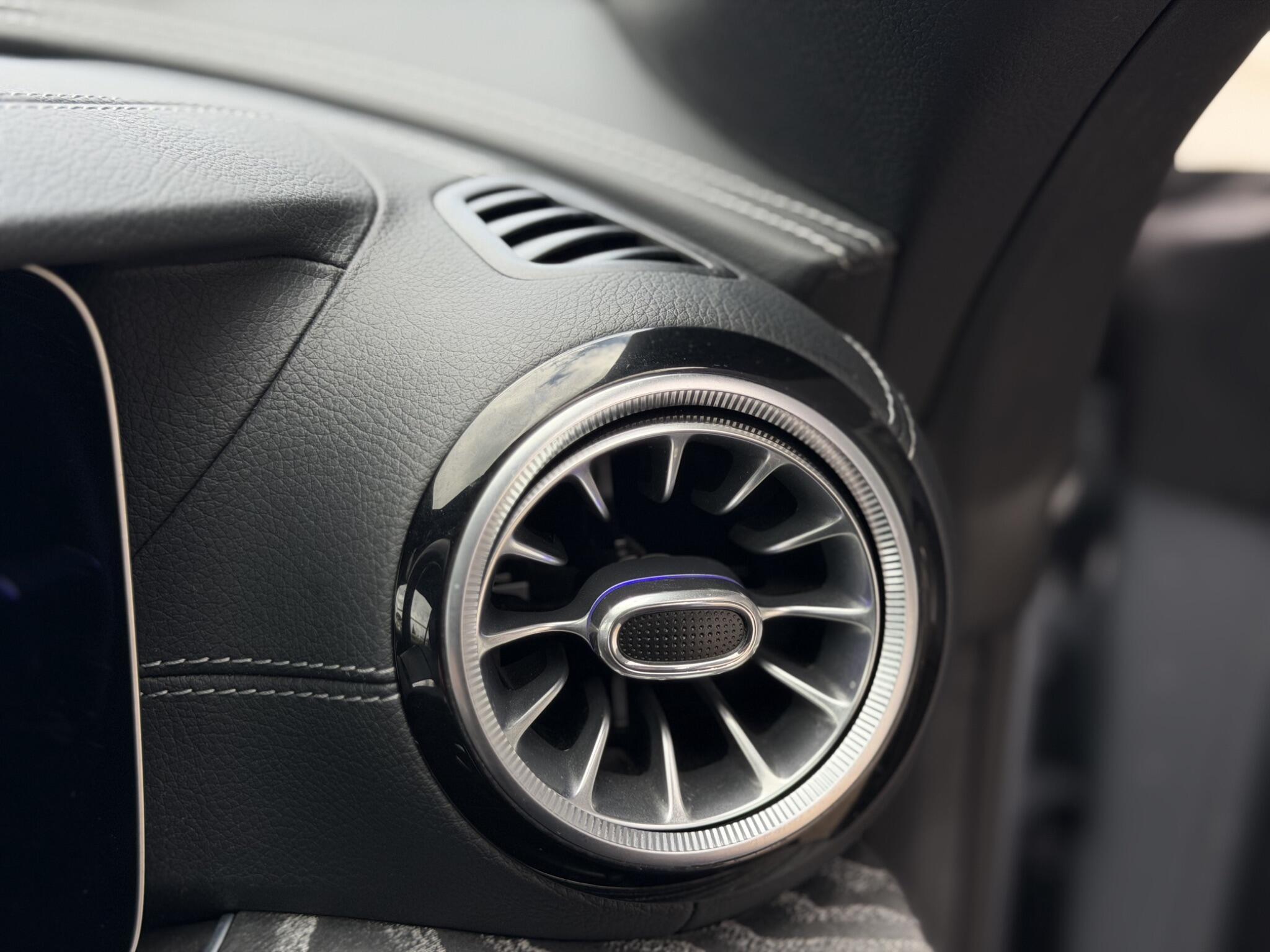 Mercedes-Benz E-Class view 29