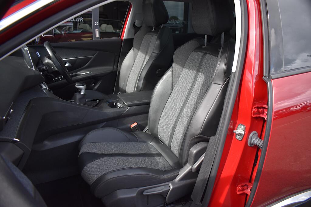 Peugeot 3008 view 12