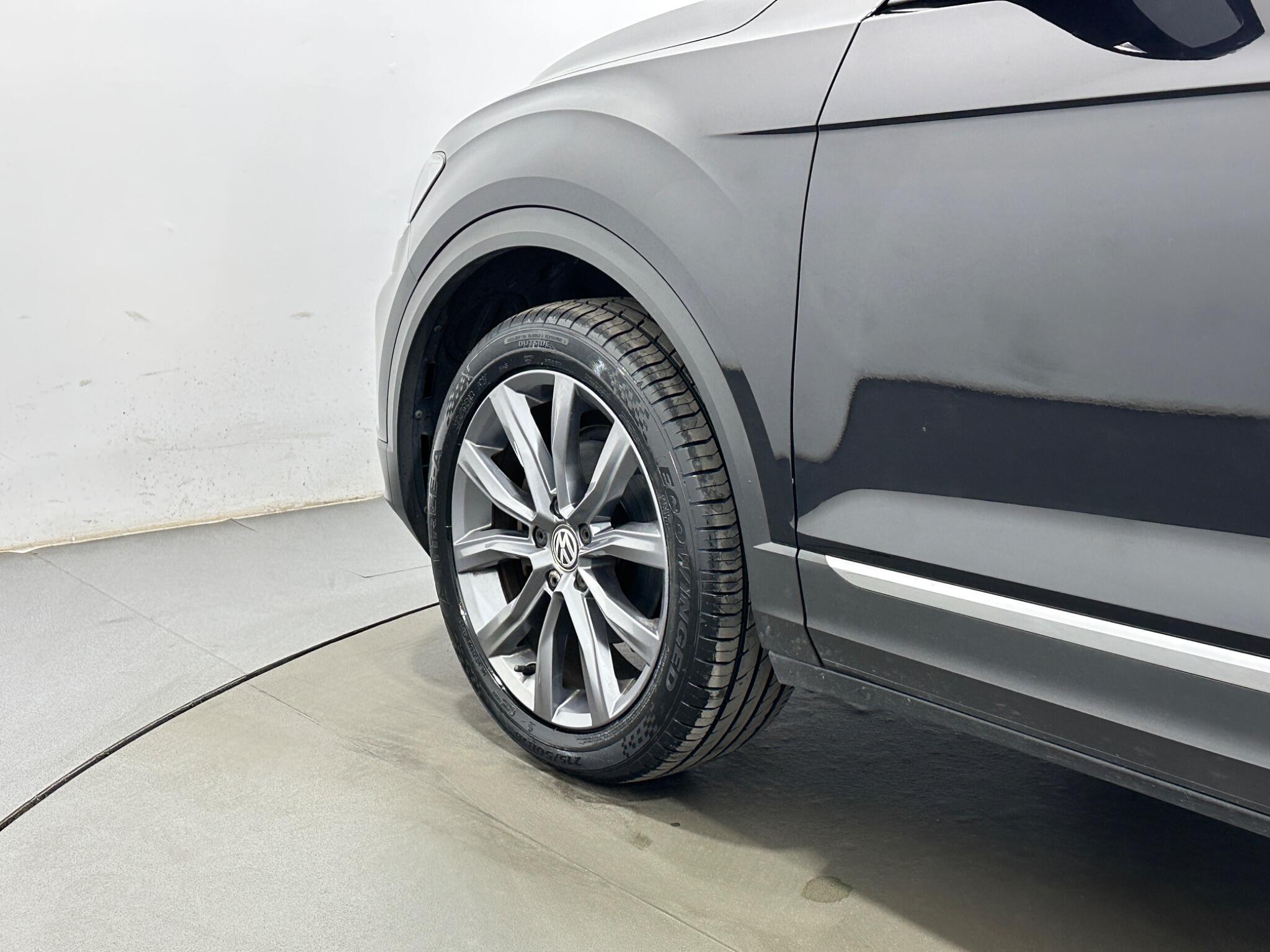 Volkswagen T-Roc view 49