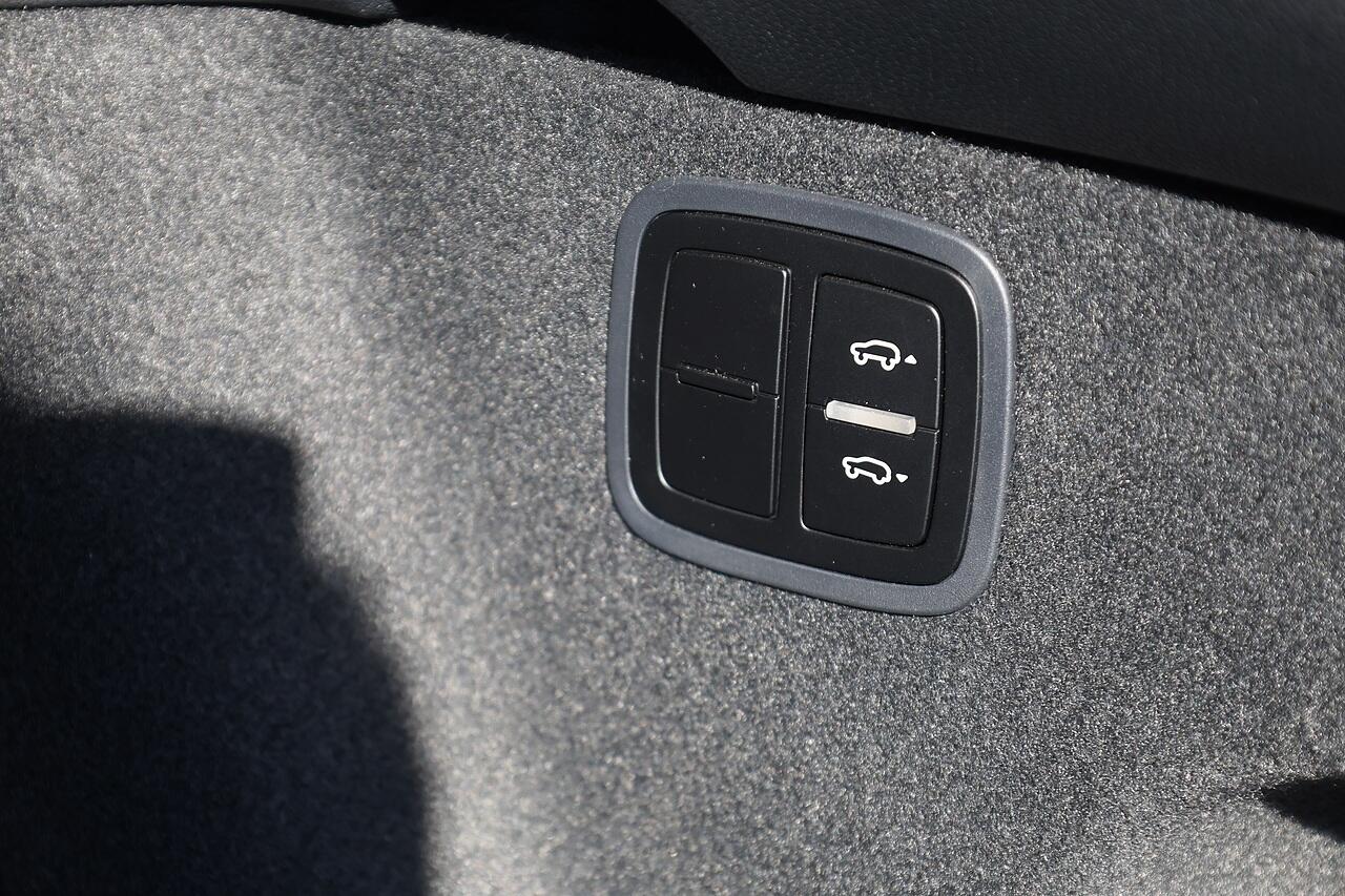 Porsche Macan view 40
