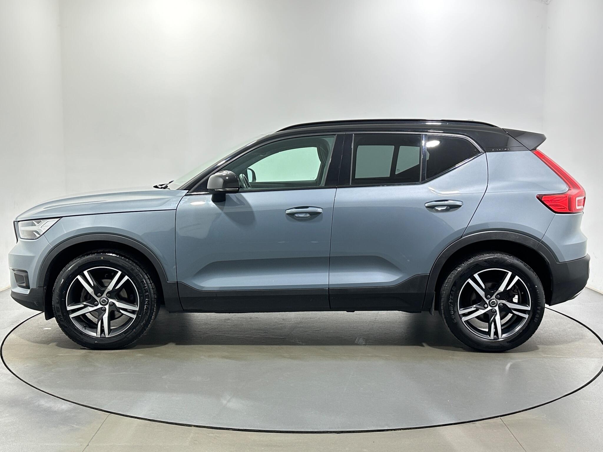 Volvo XC40 view 5