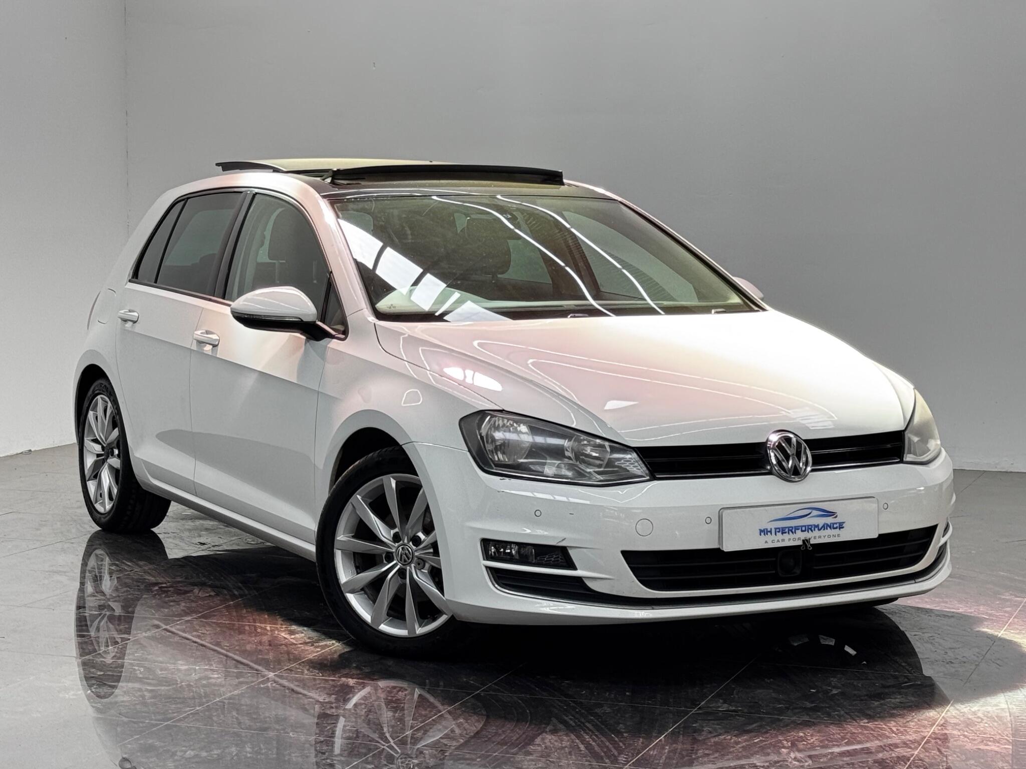 Volkswagen Golf view 3