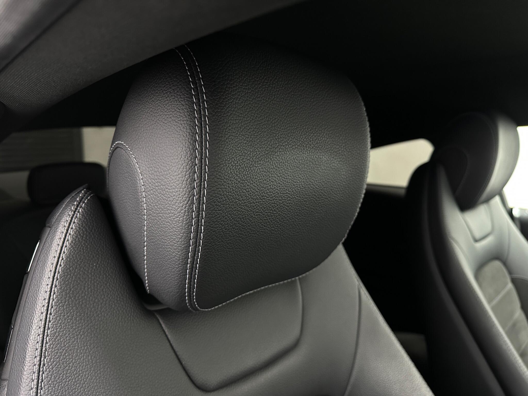 Mercedes-Benz C-Class view 34