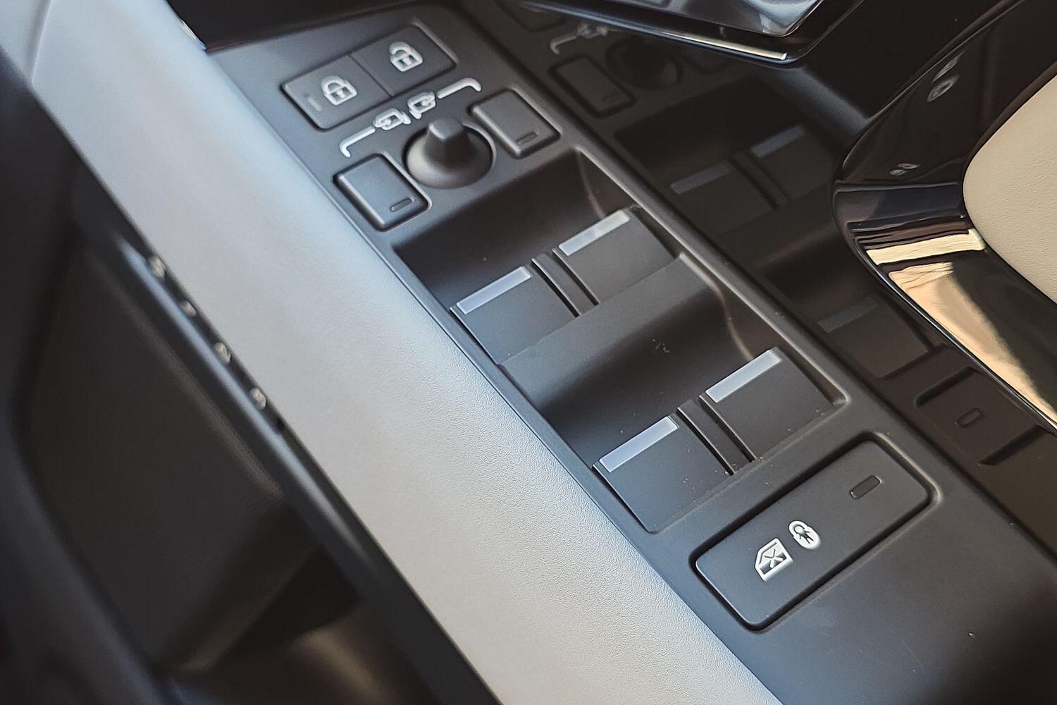 Land Rover Range Rover Evoque view 29