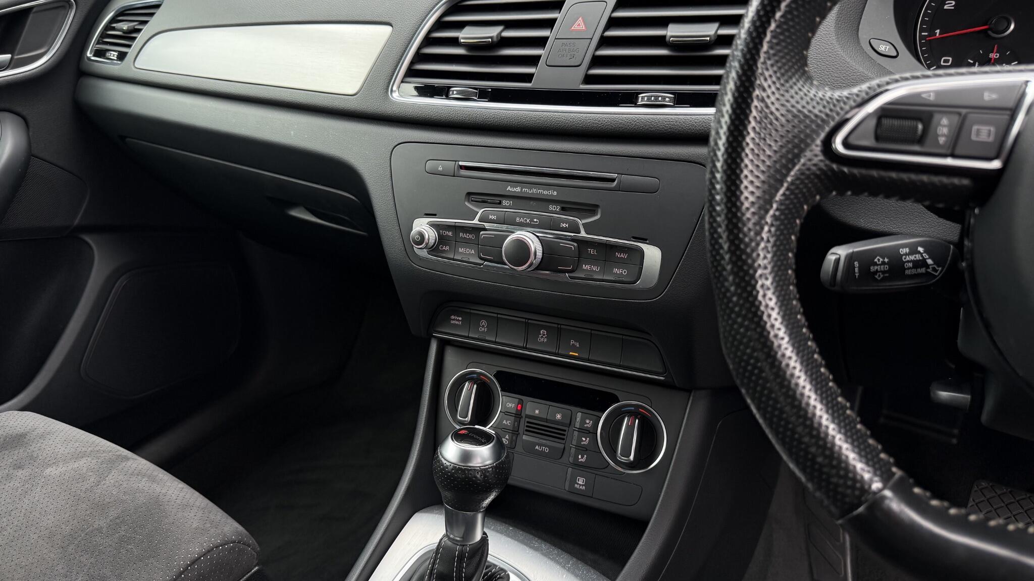 Audi Q3 view 27