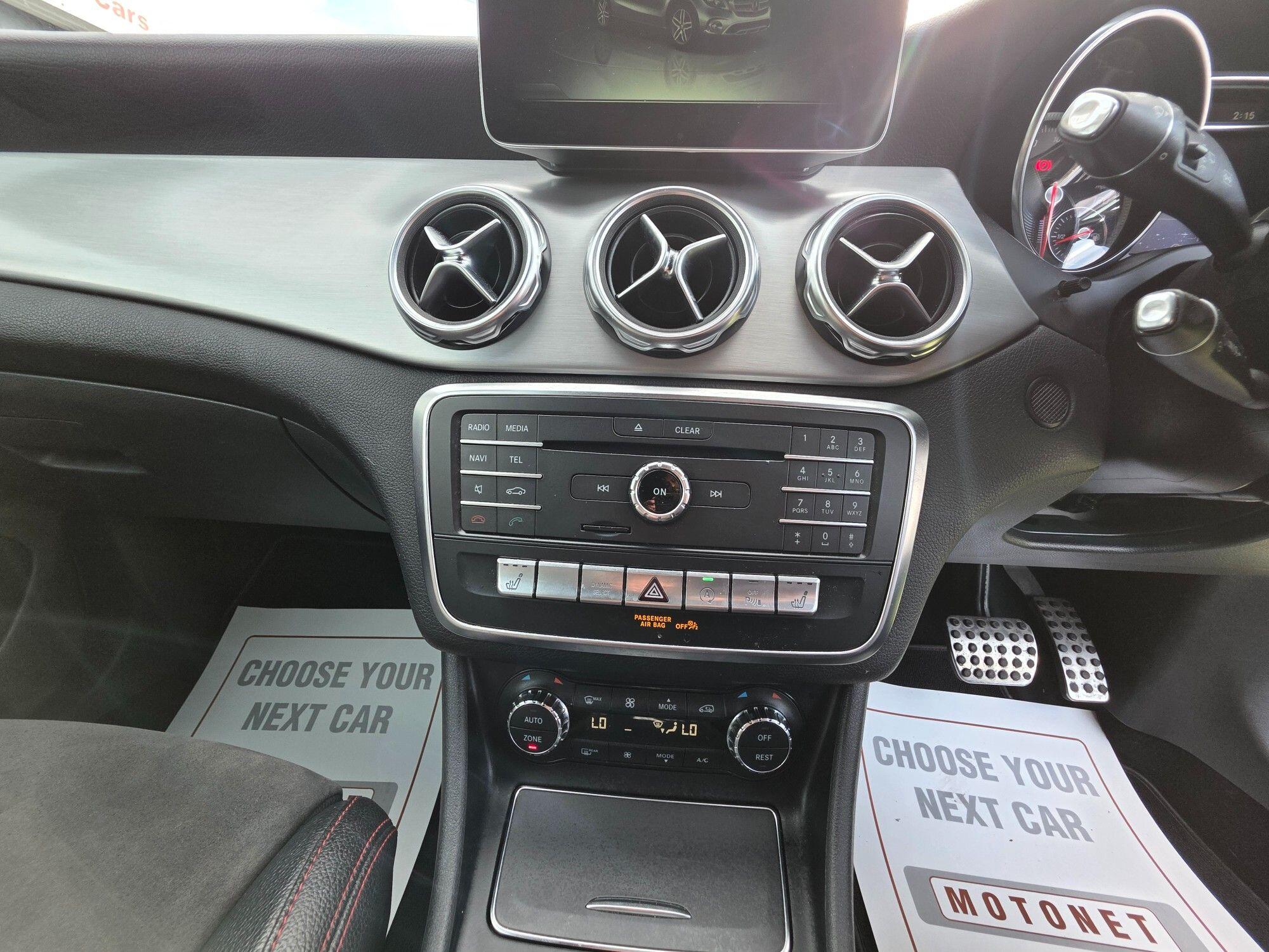 Mercedes-Benz Gla view 33