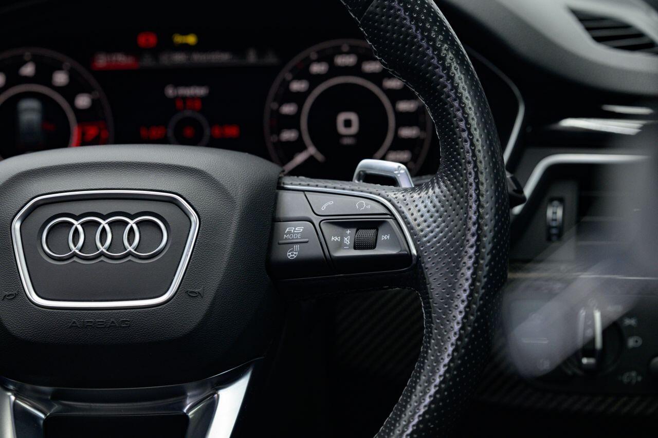 Audi RS4 view 33