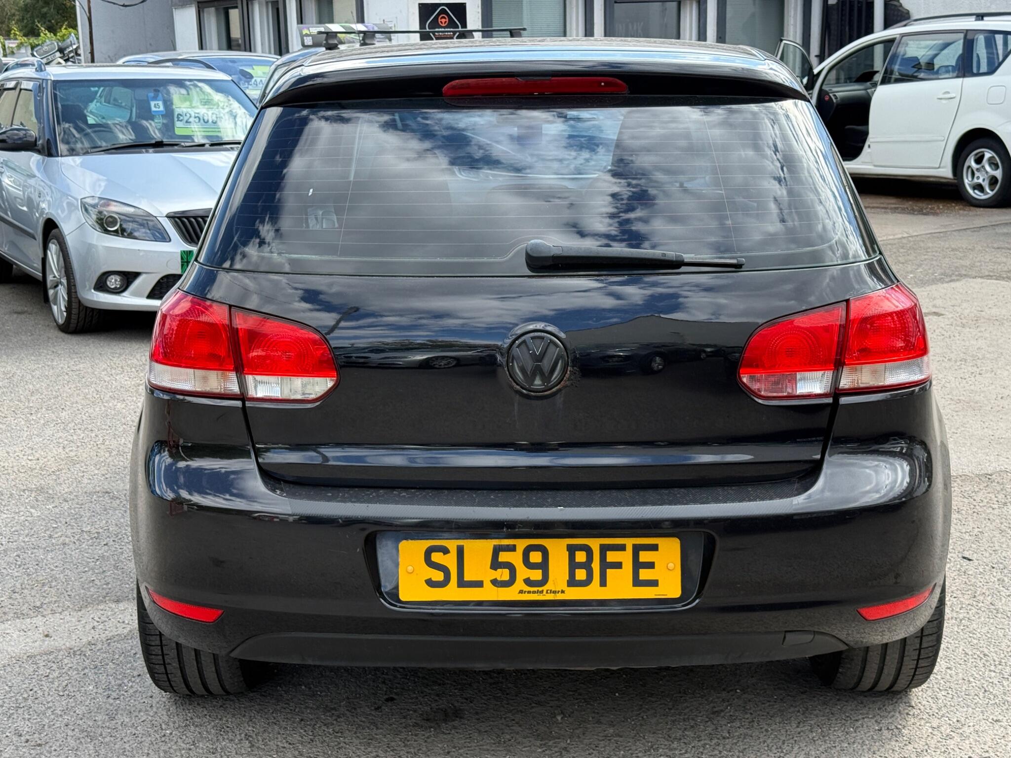 Volkswagen Golf - Image 9