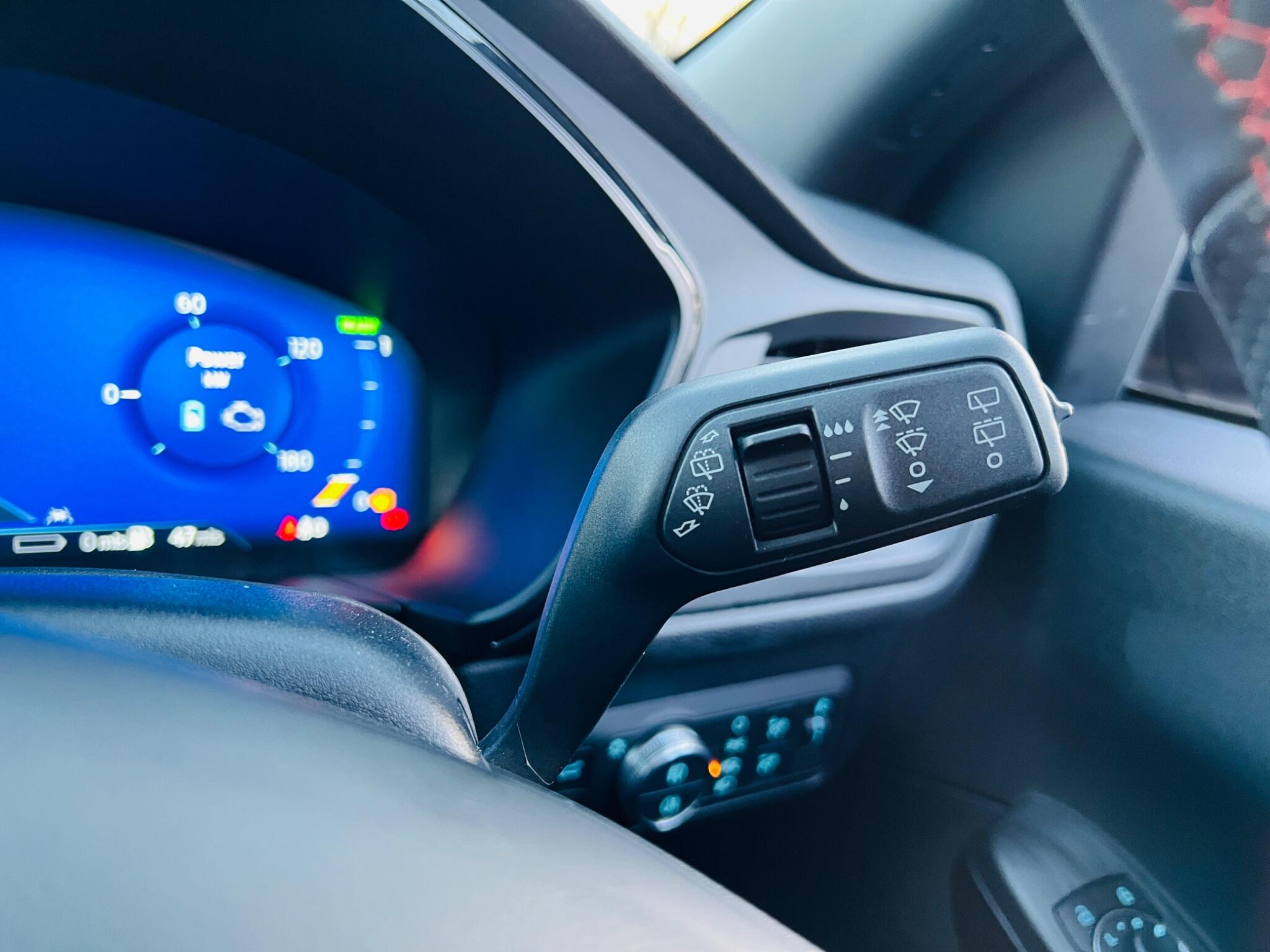 2023 Ford Kuga 2.5 EcoBoost Duratec 14.4kWh ST-Line X CVT Euro 6 (s/s) 5dr • 23,532 miles image 33
