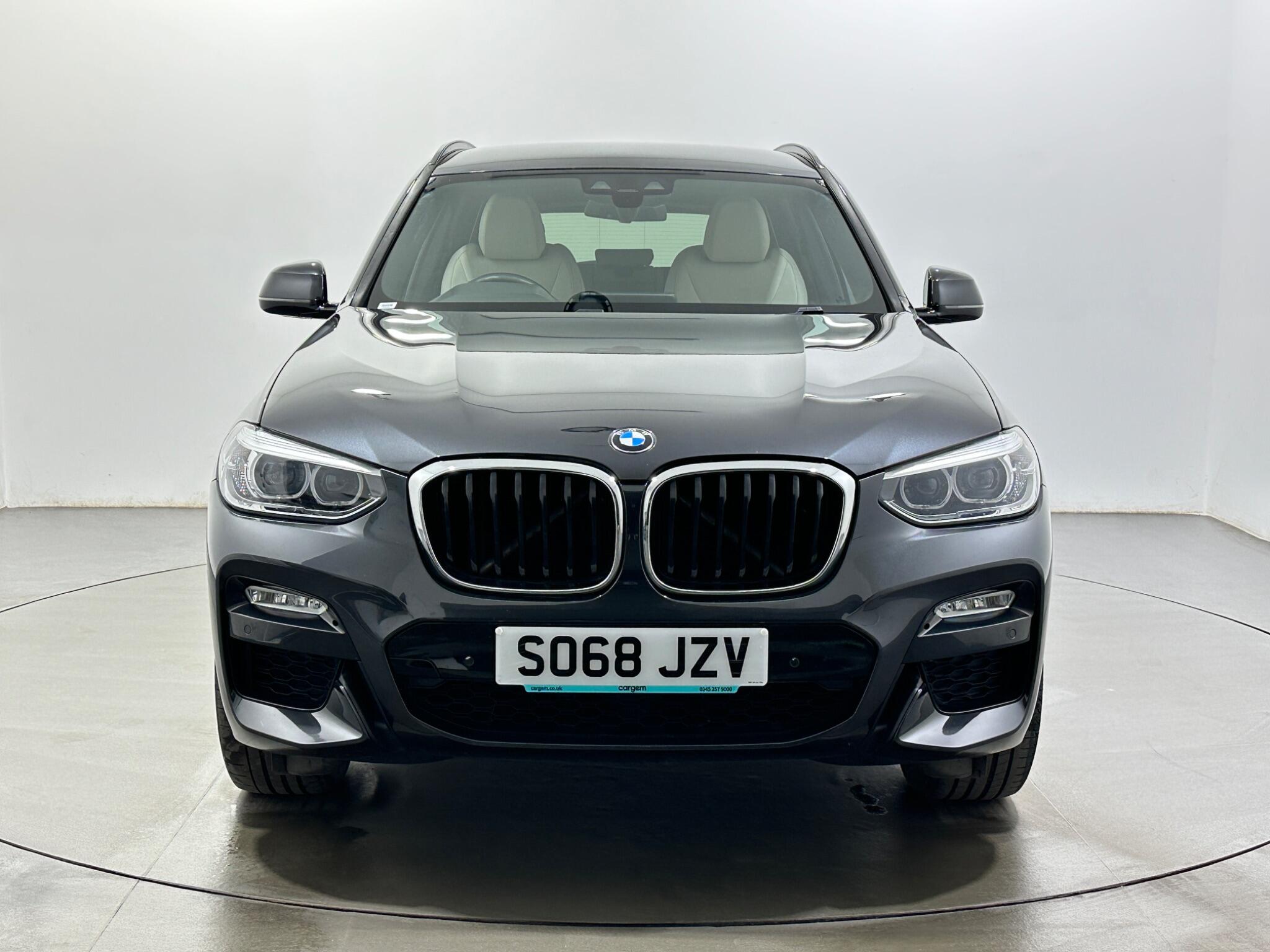 BMW X3 view 3