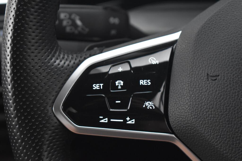 Volkswagen Golf view 56