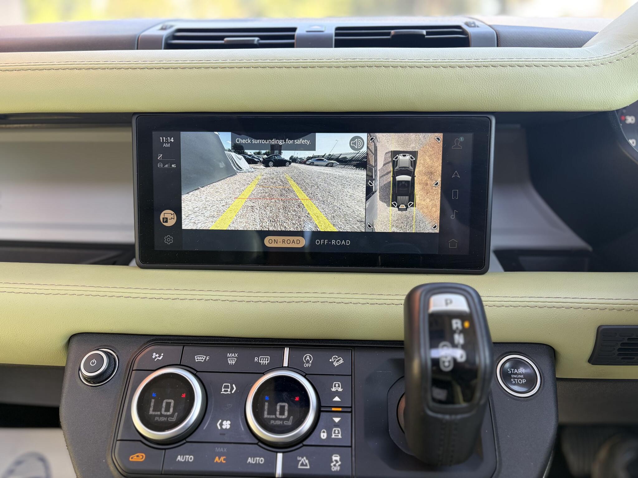 Land Rover Defender 110 view 24
