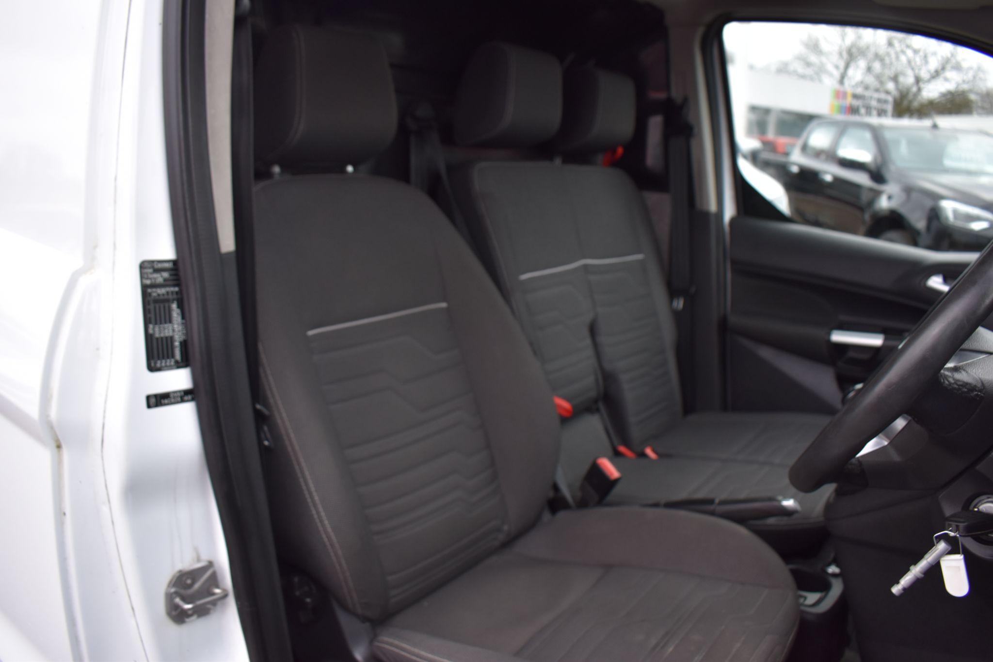 Transit Connect - 1.6 TDCi 200 Limited L1 H1 5dr - Image 16