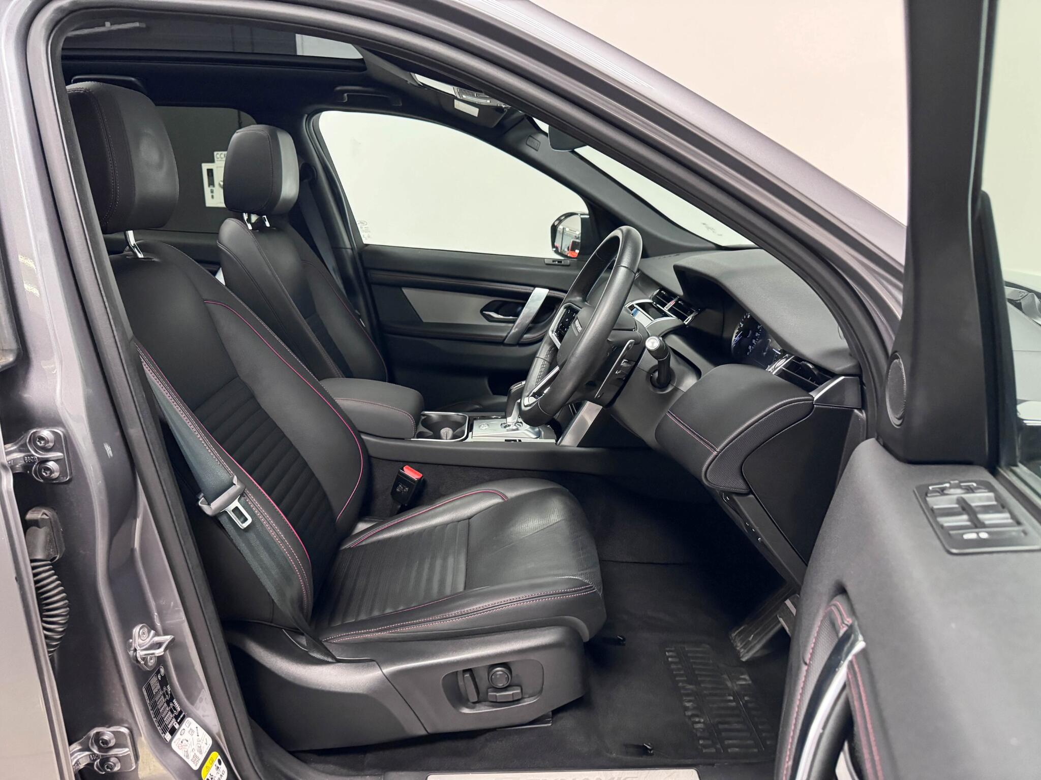 Land Rover Discovery Sport view 29