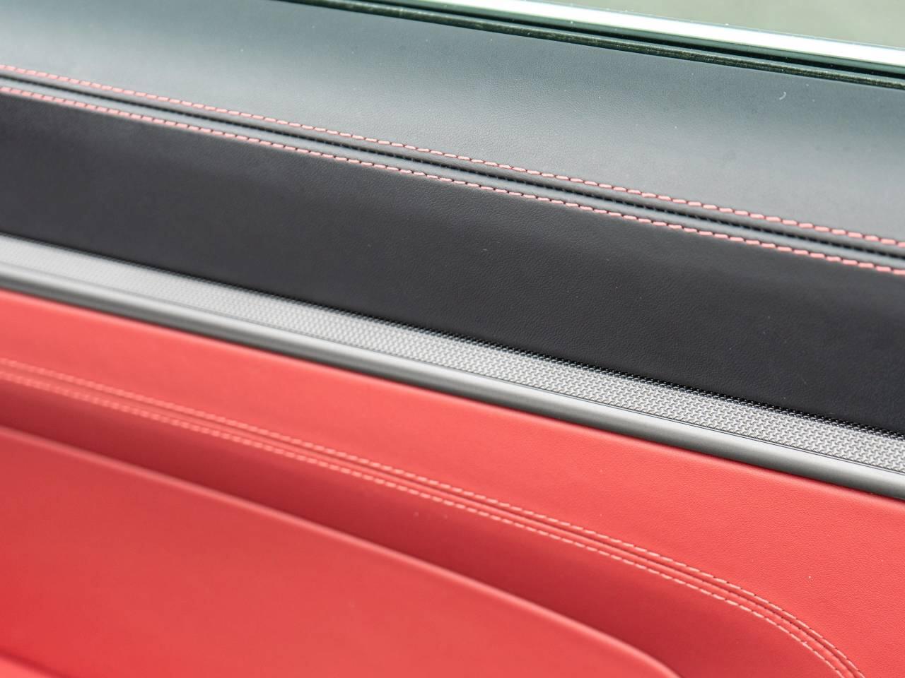 Porsche 911 view 43