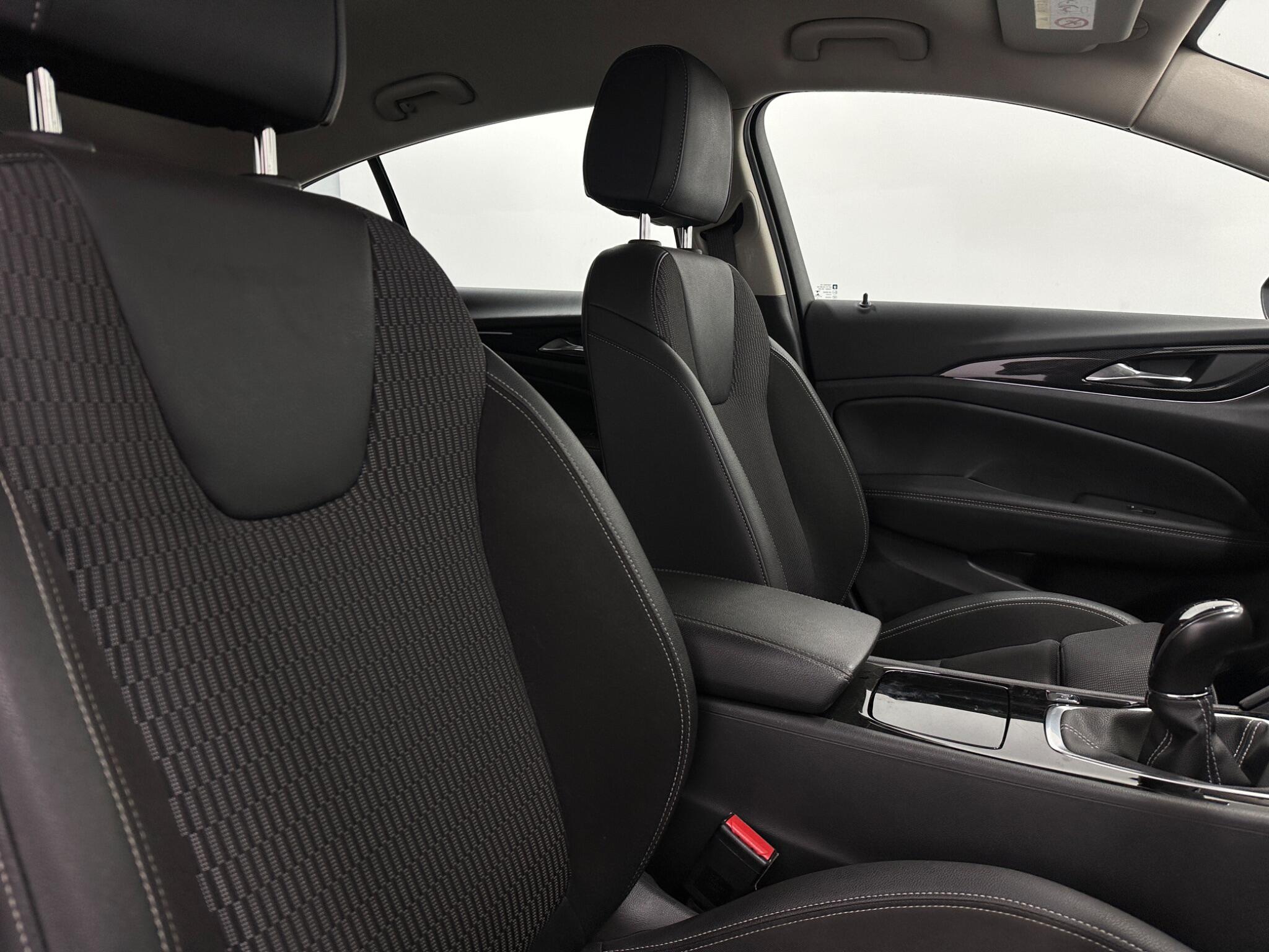 Vauxhall Insignia view 31