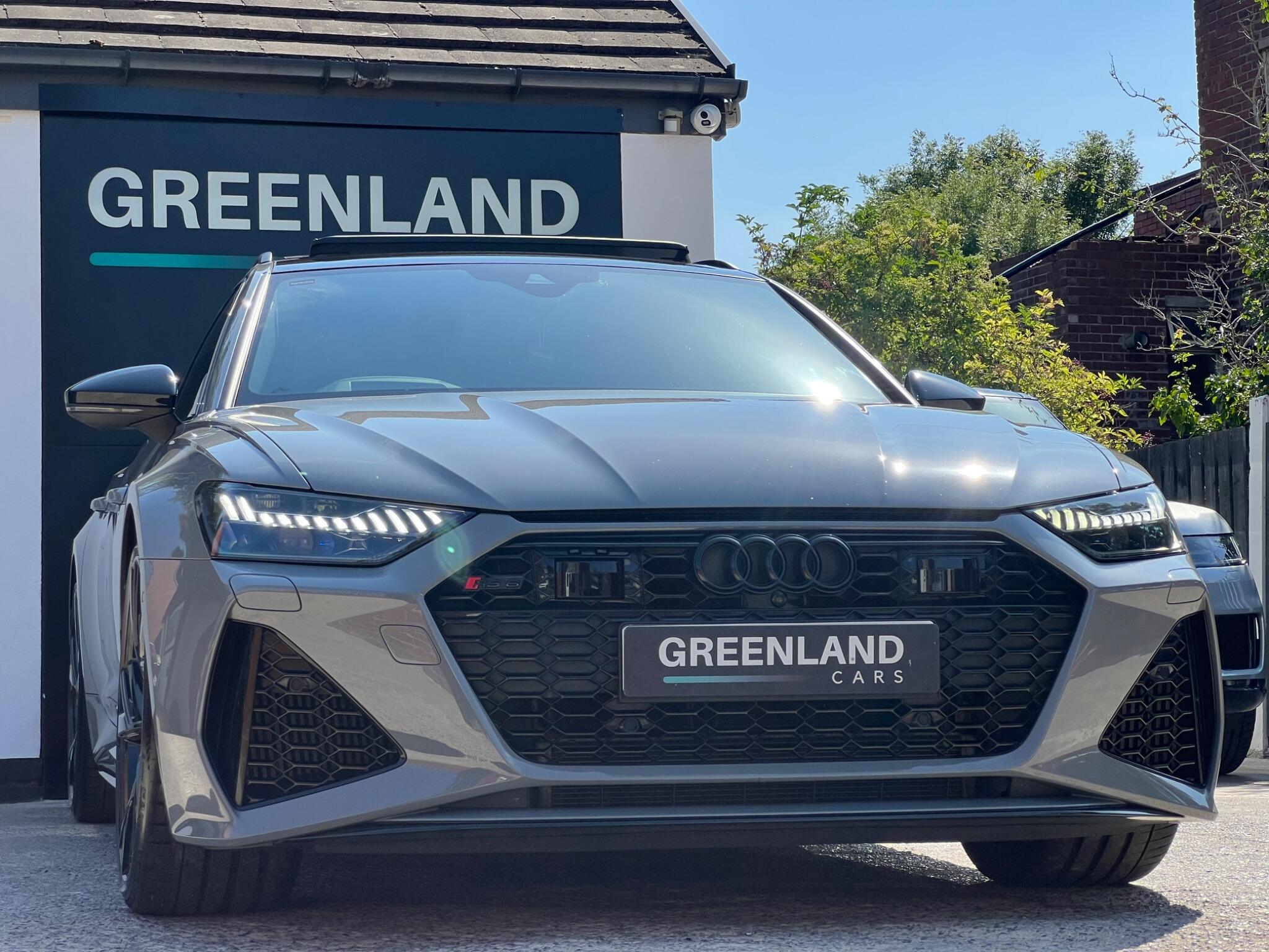 Audi RS6 view 32