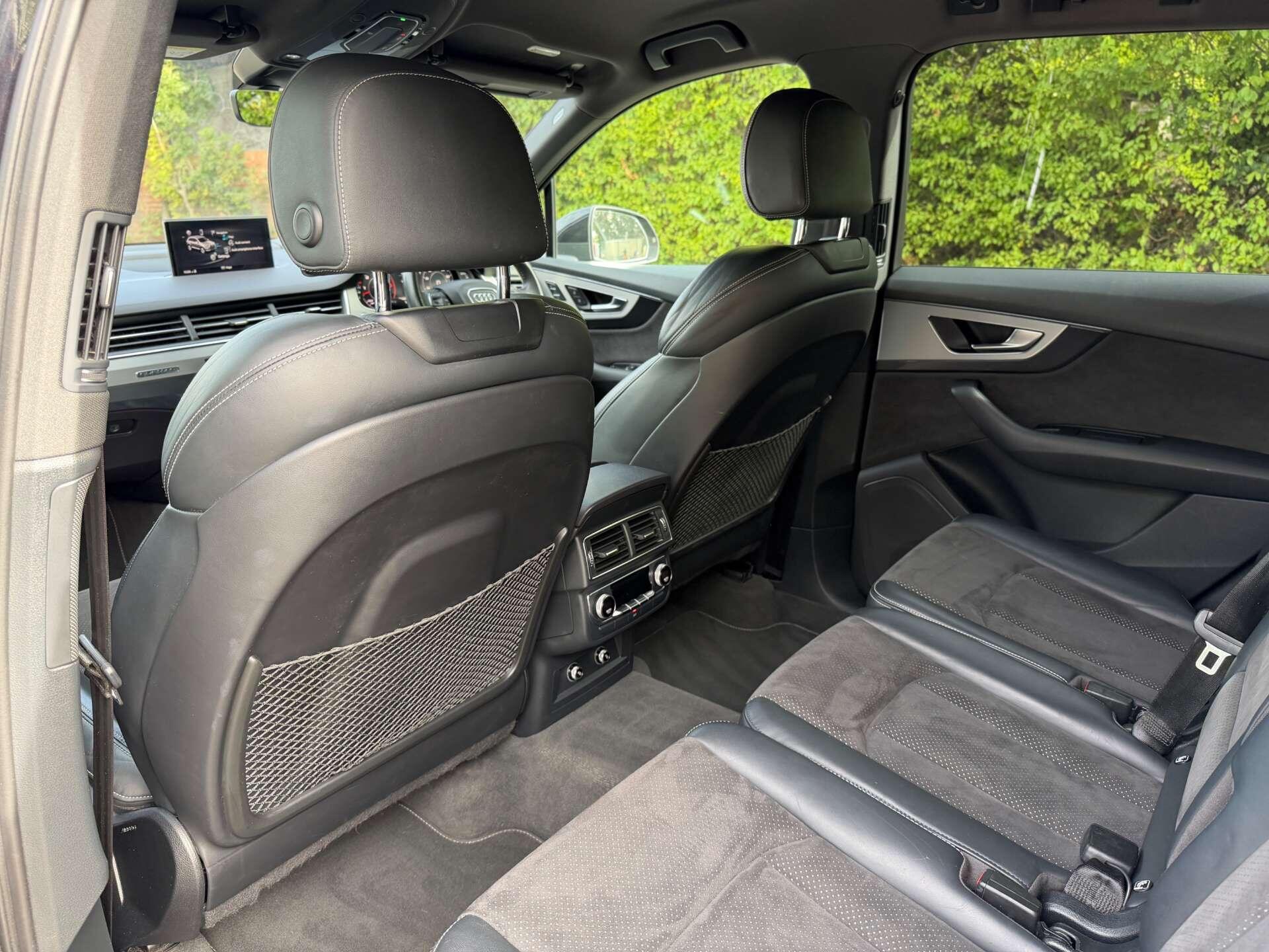 Audi Q7 view 31