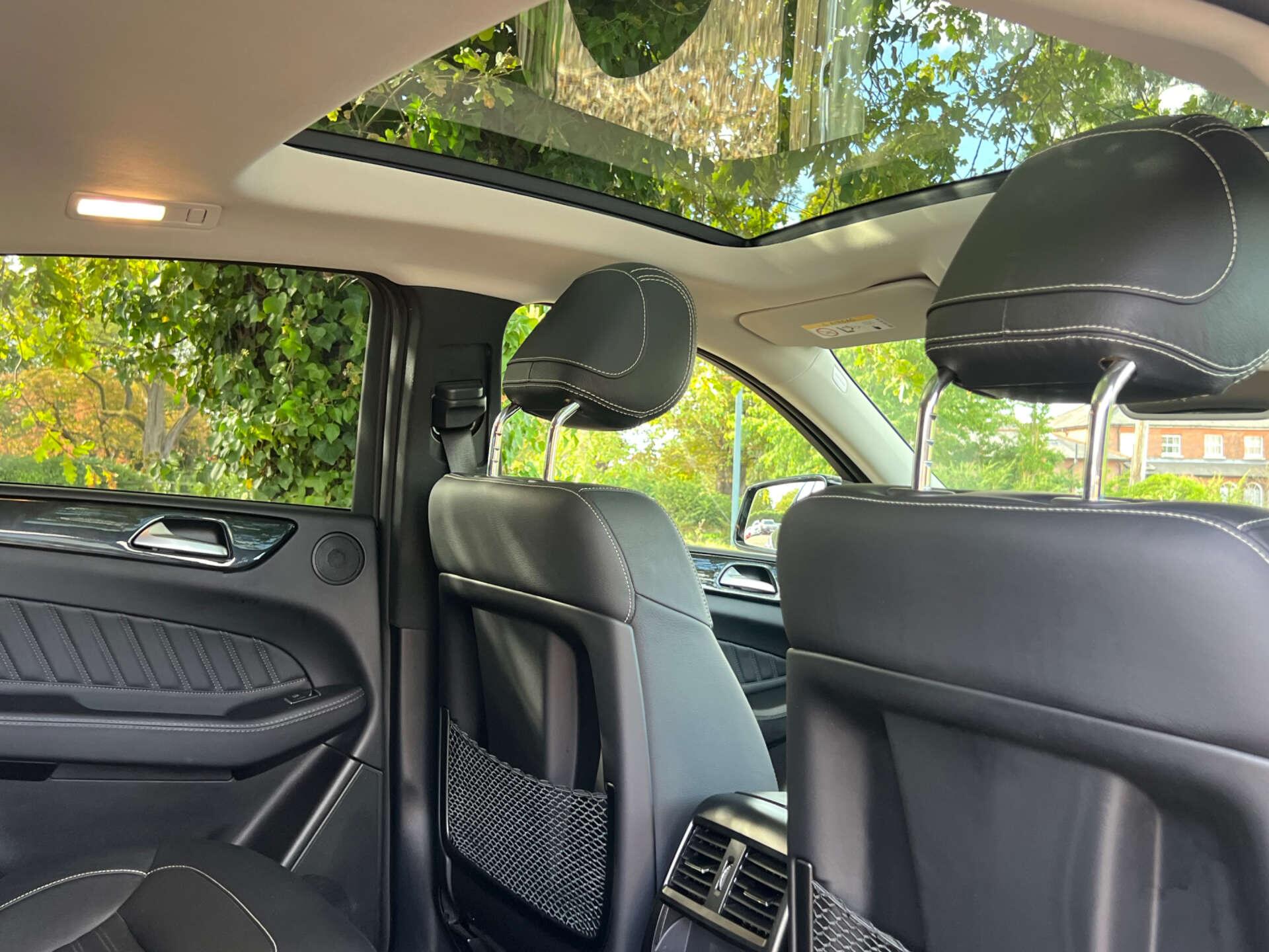 Mercedes-Benz GLE view 25