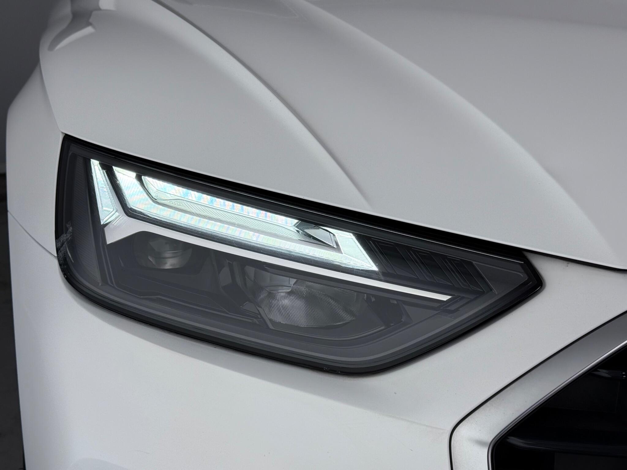 Audi Q5 view 9