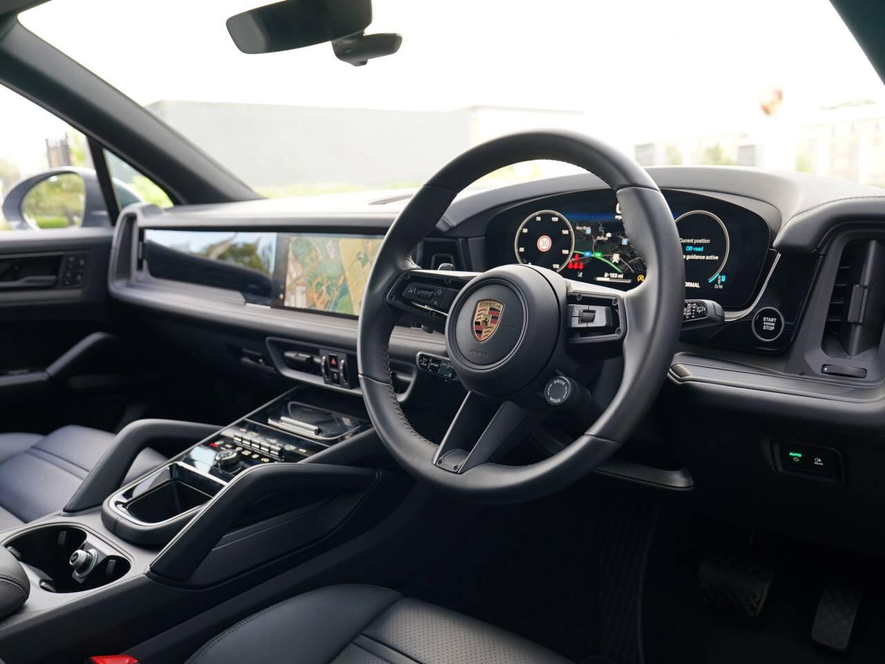 Porsche Cayenne view 8