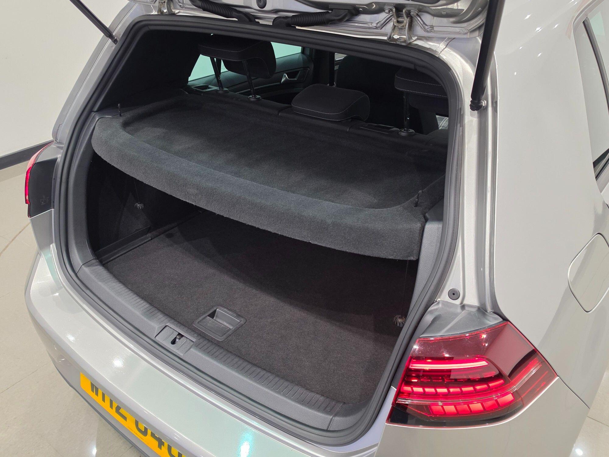 Volkswagen Golf view 57