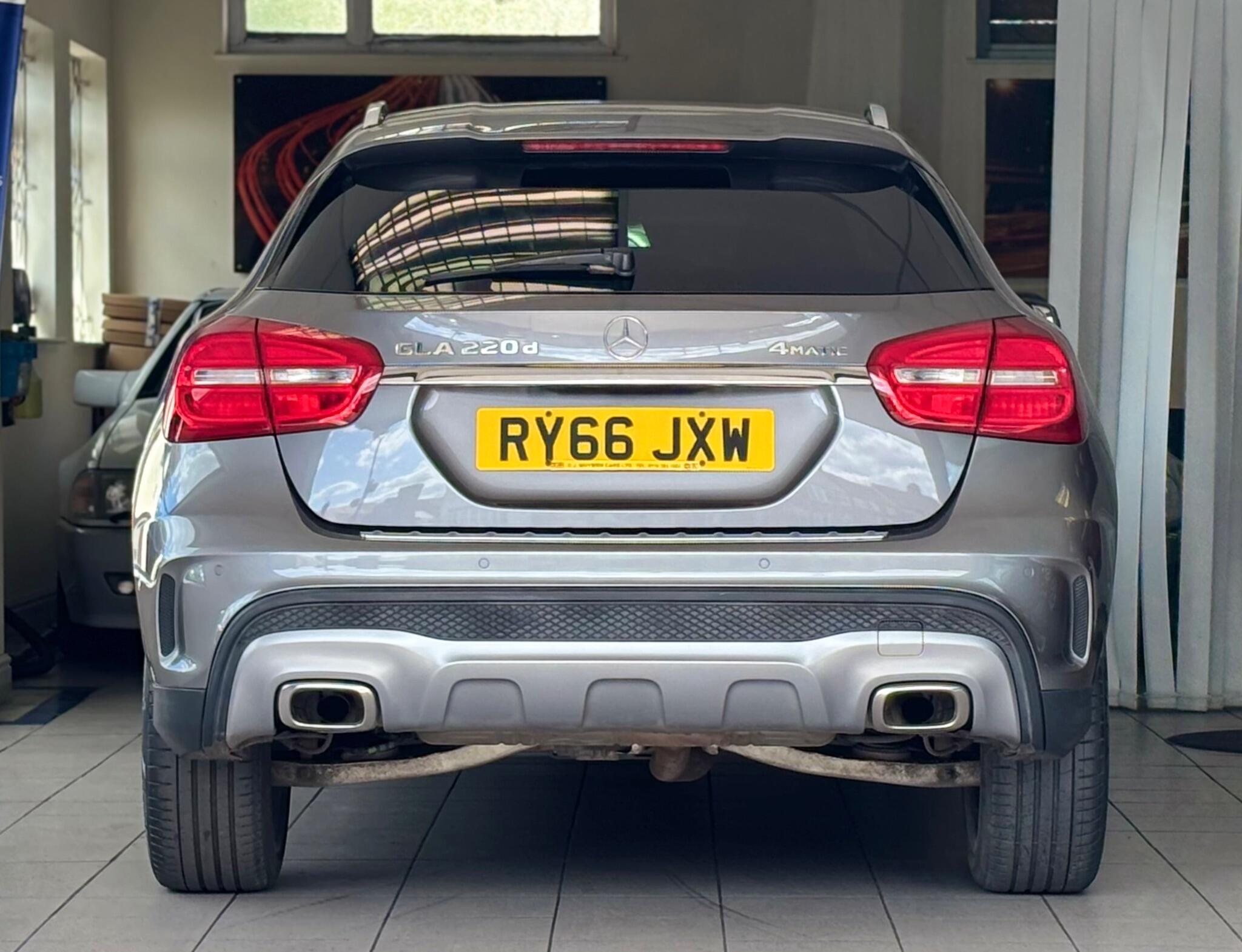 Mercedes-Benz Gla view 7