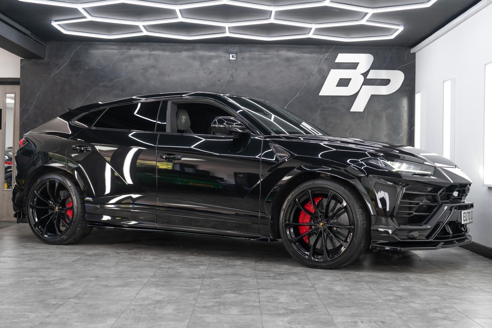 Lamborghini Urus main image