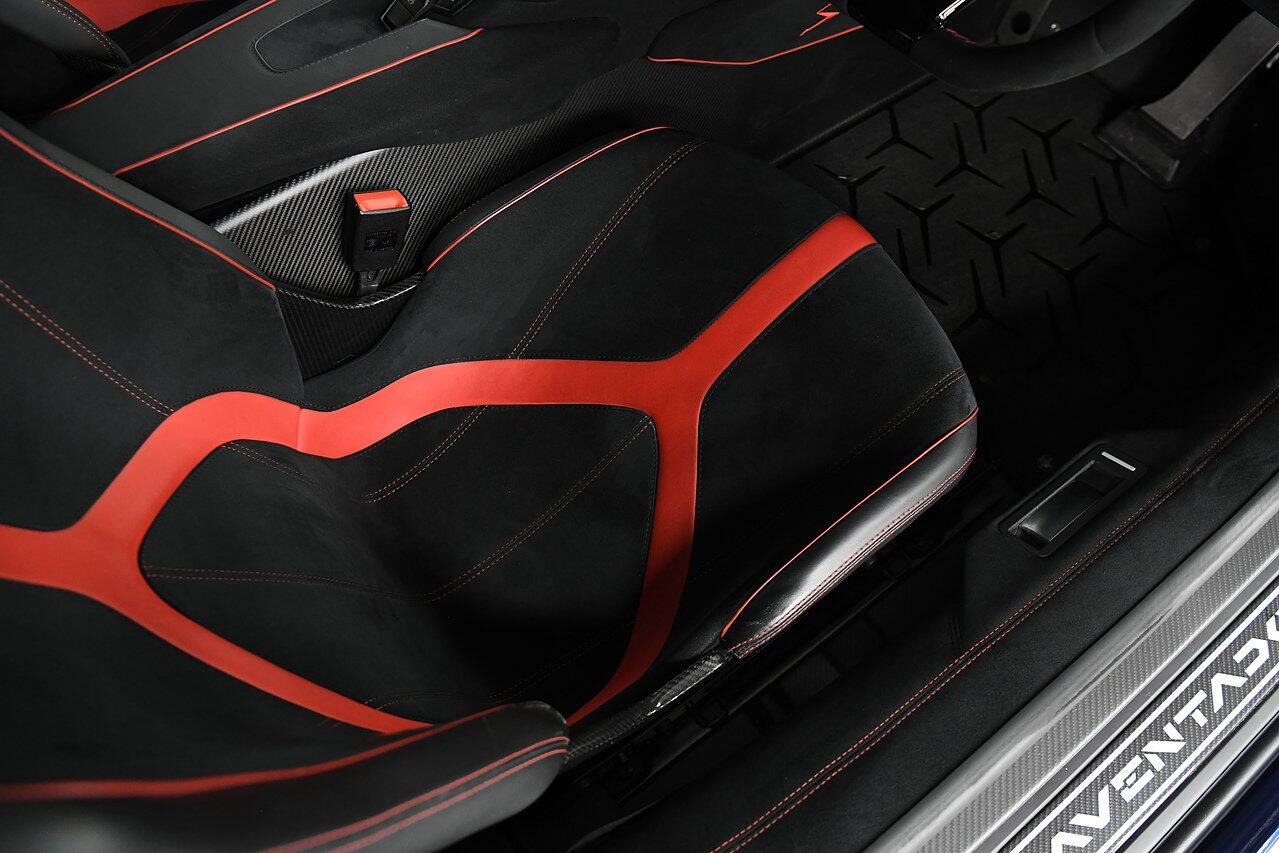 Lamborghini Aventador view 10