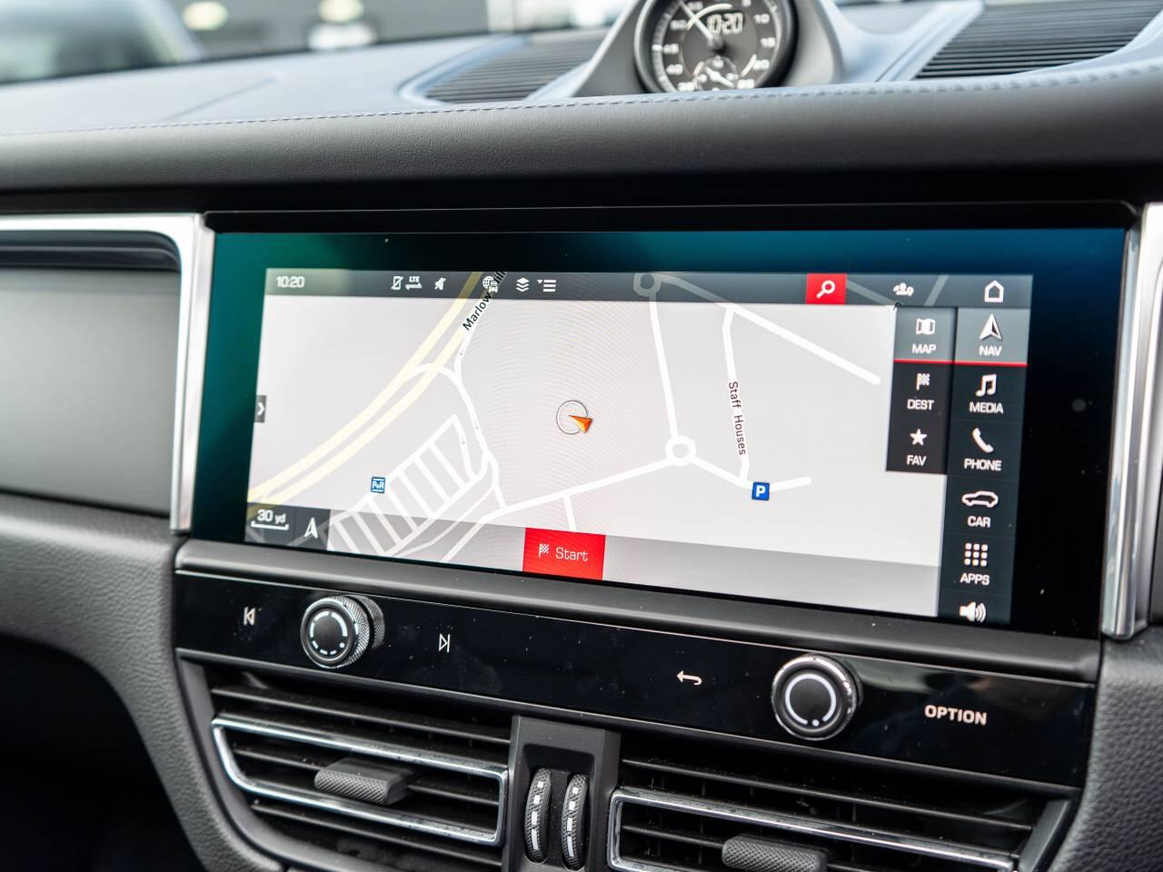Porsche Macan view 36
