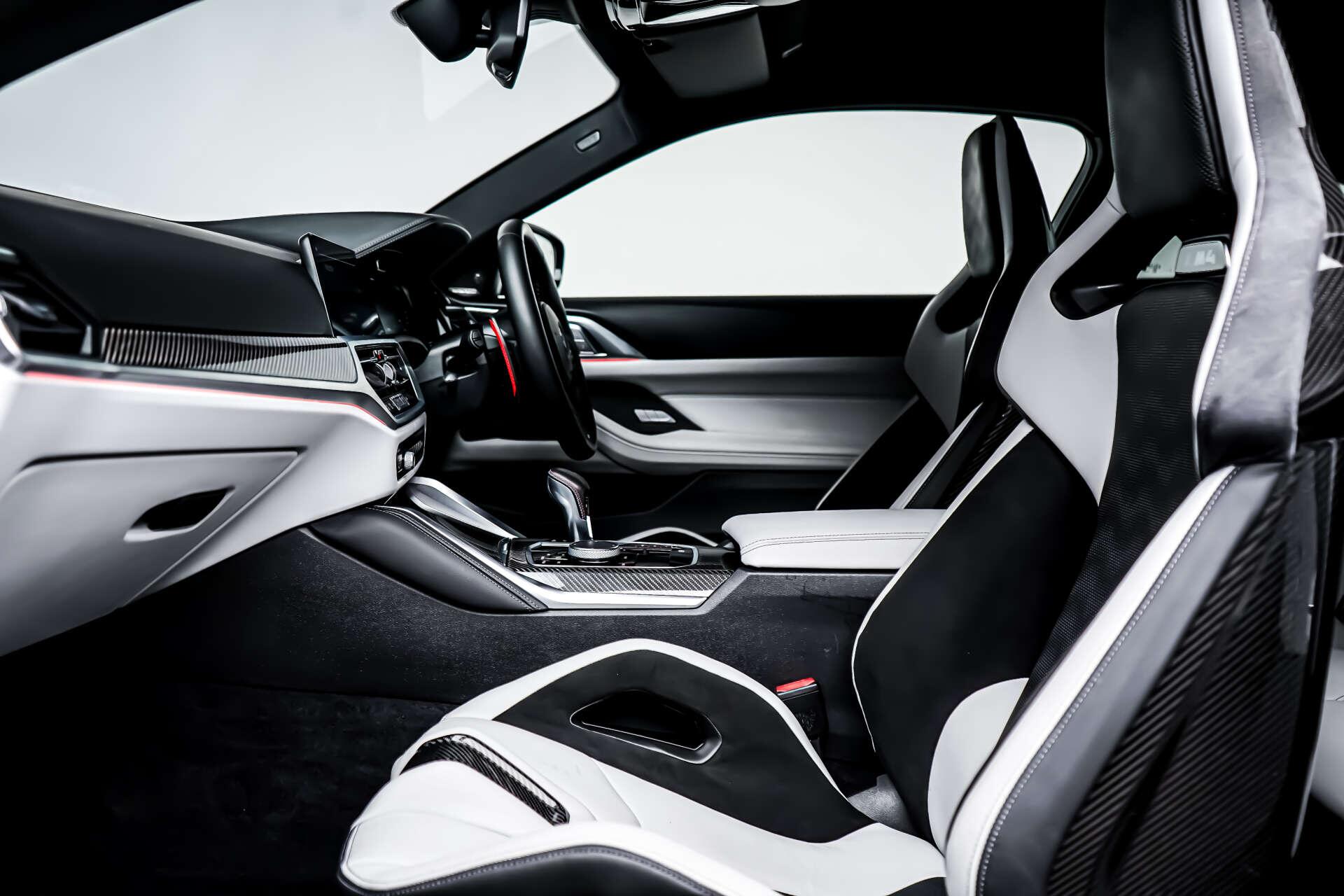 BMW M4 view 6