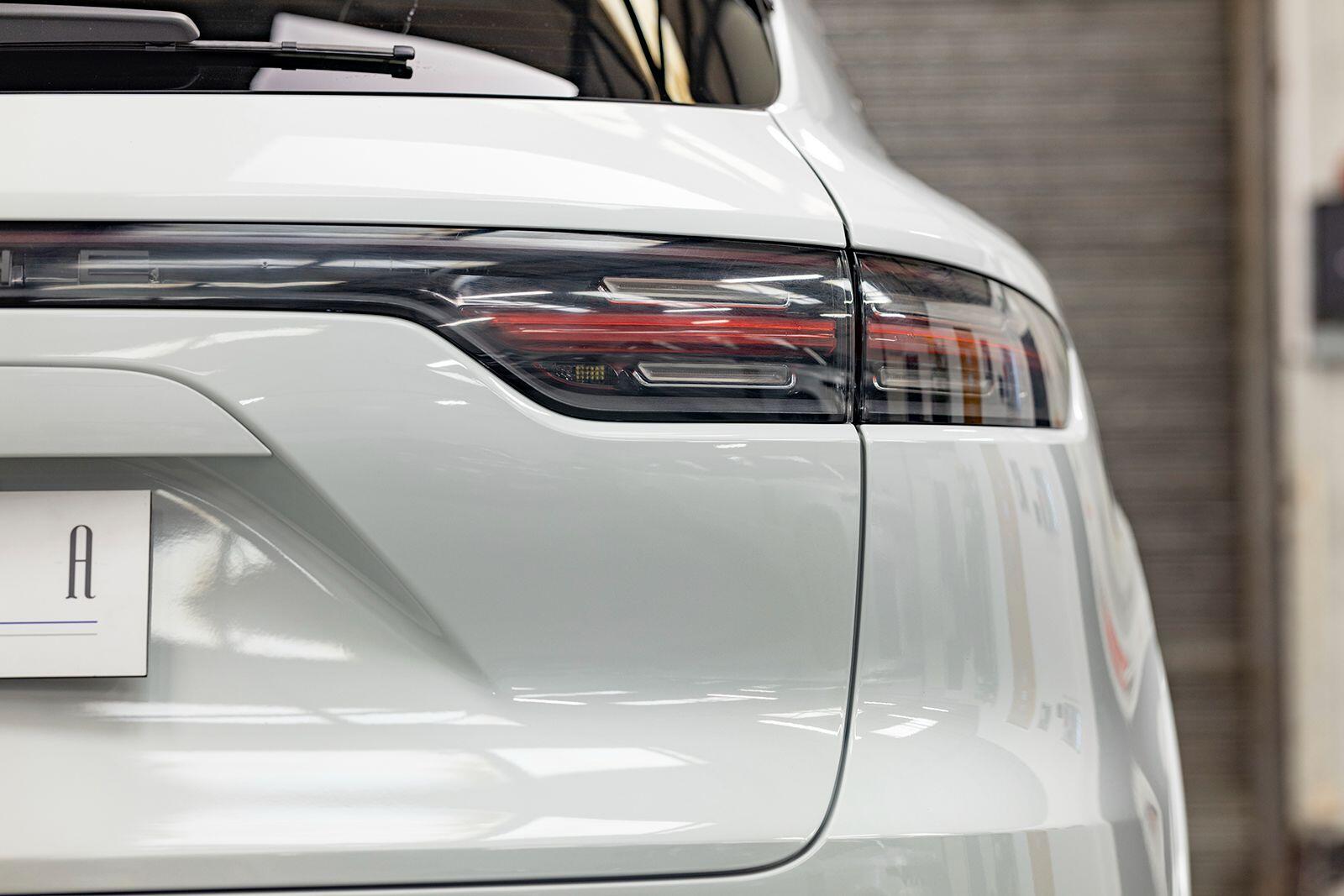 Porsche Cayenne view 90