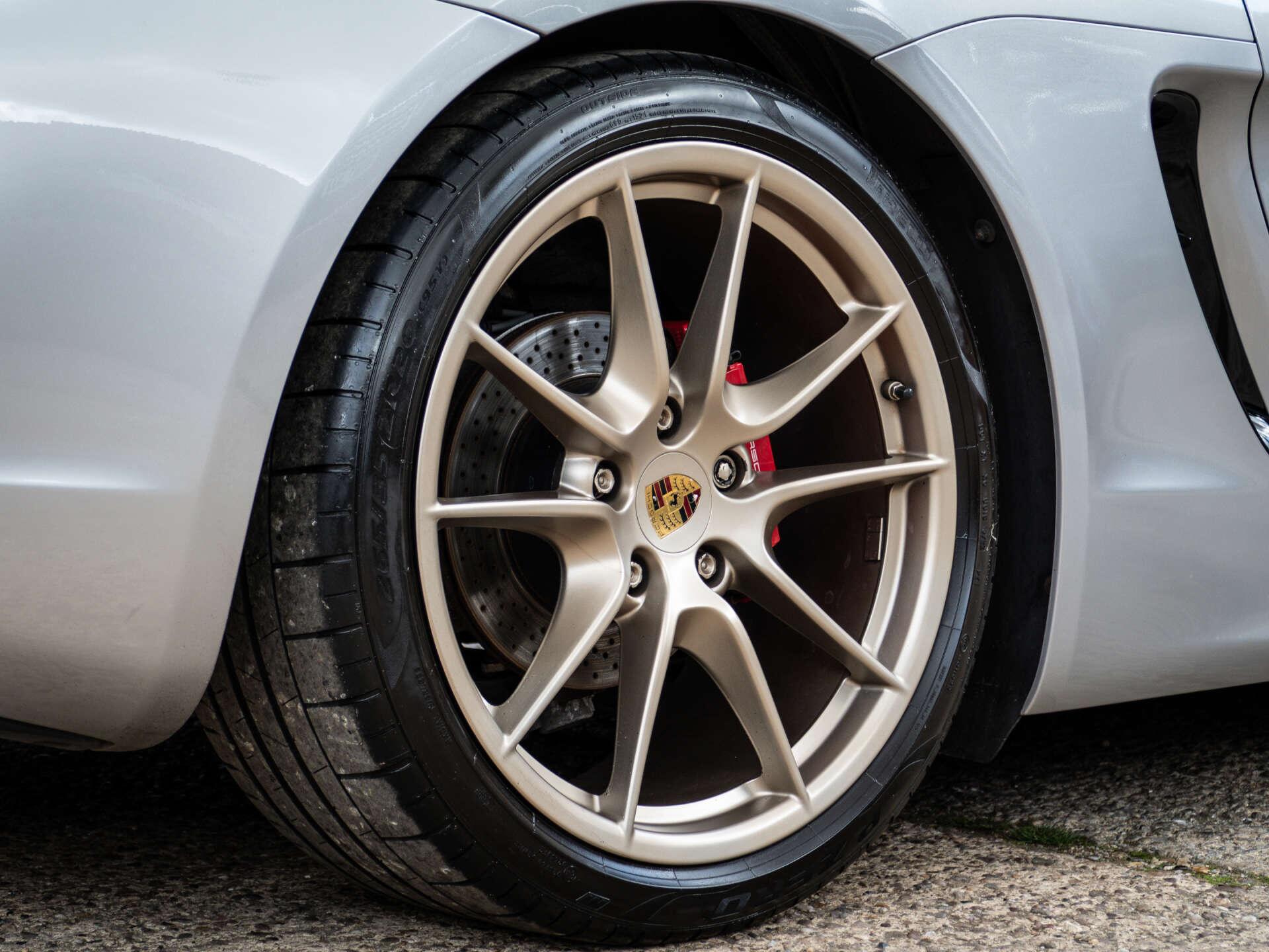 Porsche Cayman view 20