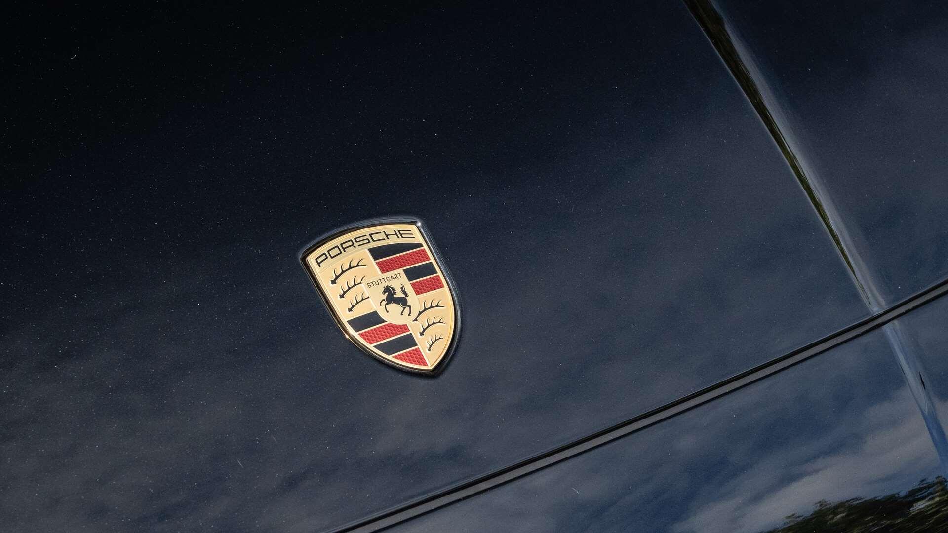 Porsche Cayenne view 37
