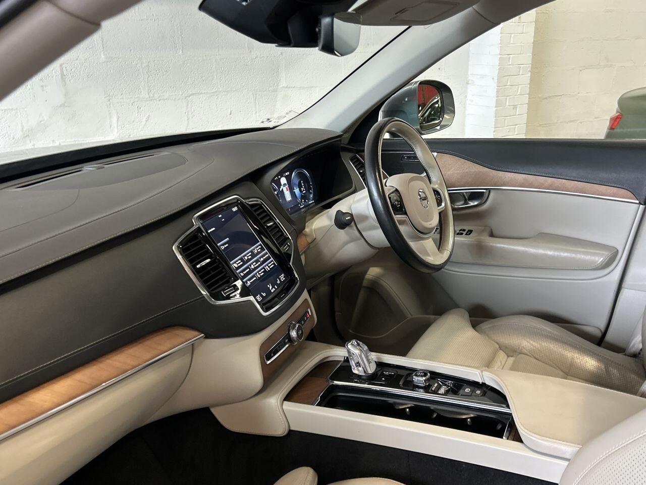Volvo XC90 view 57