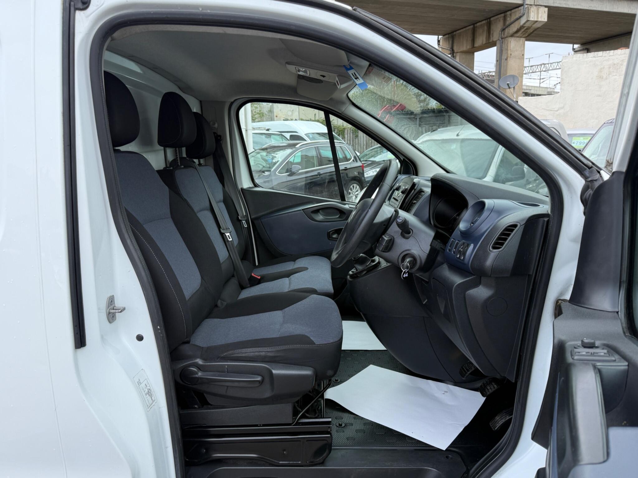 Vauxhall Vivaro - Image 41