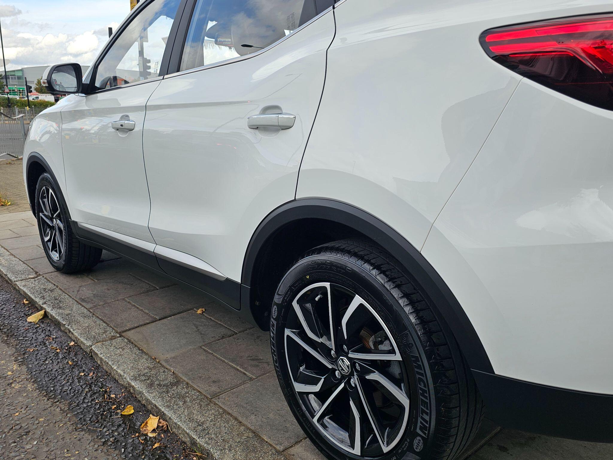 MG ZS view 16