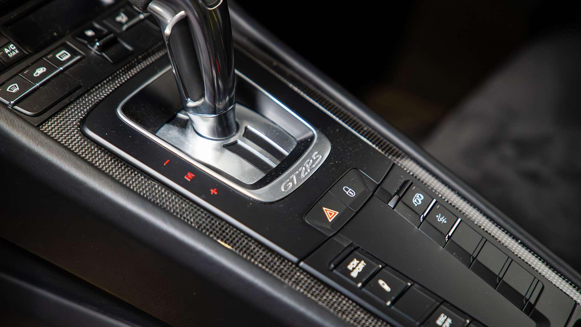 Porsche 911 view 19