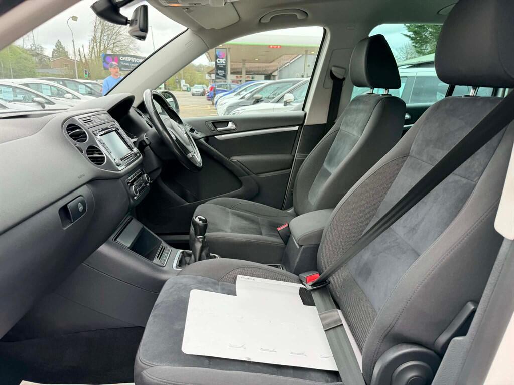 Volkswagen Tiguan view 18