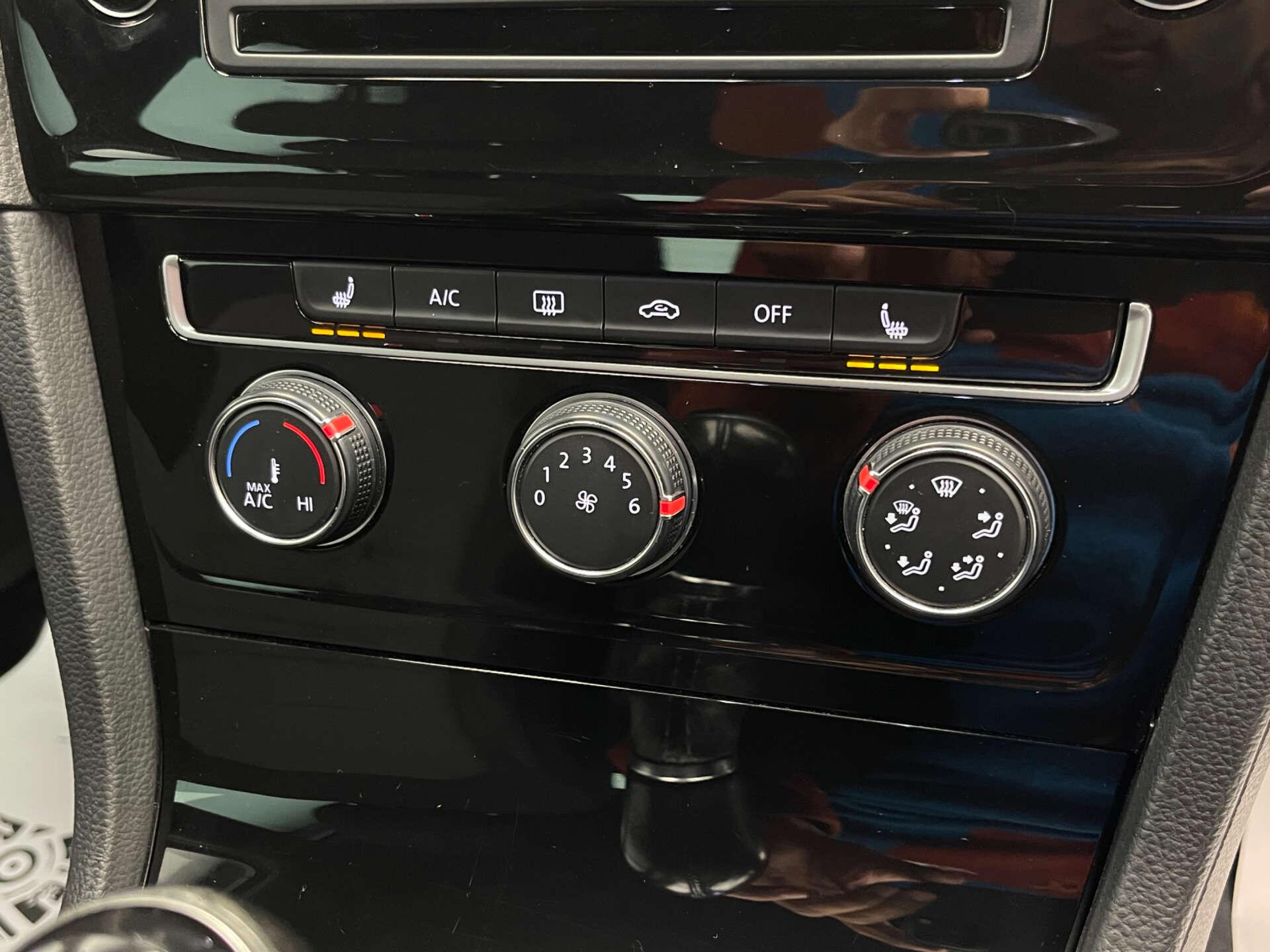 Volkswagen Golf view 17