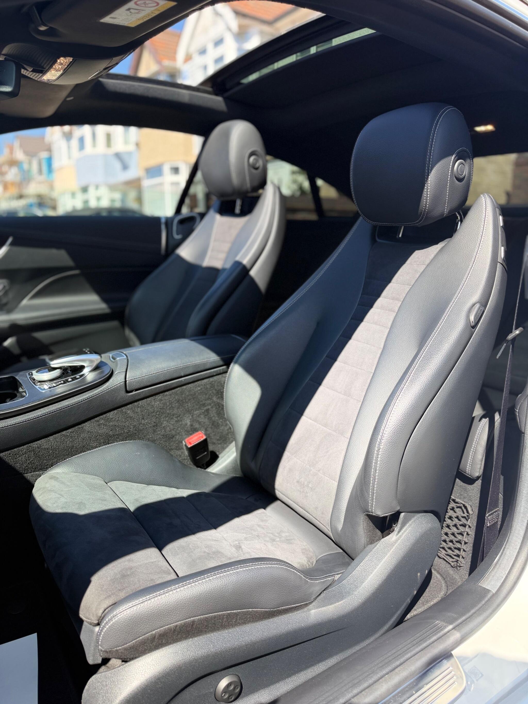 Mercedes-Benz E-Class view 32