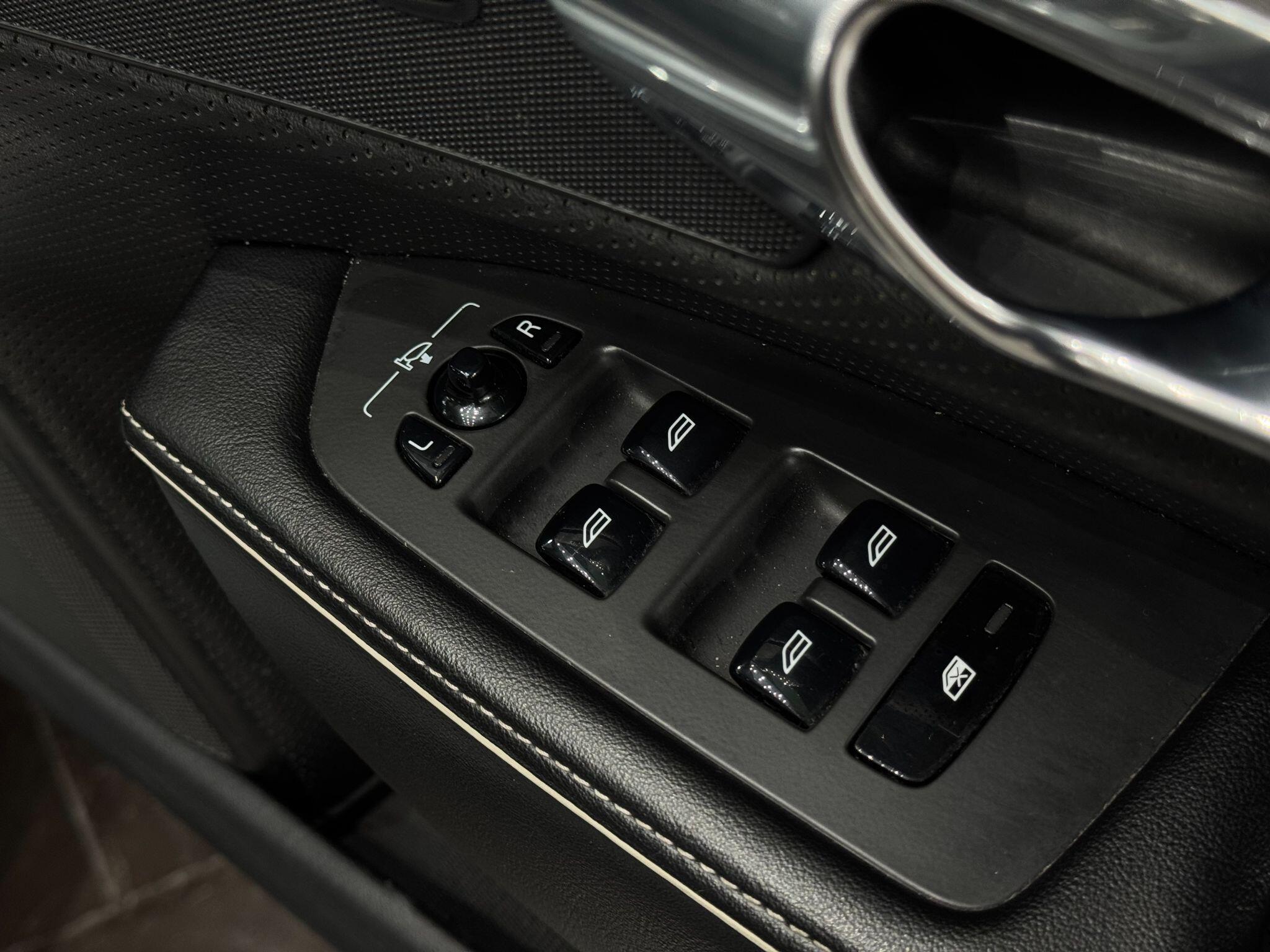 Volvo S90 view 27