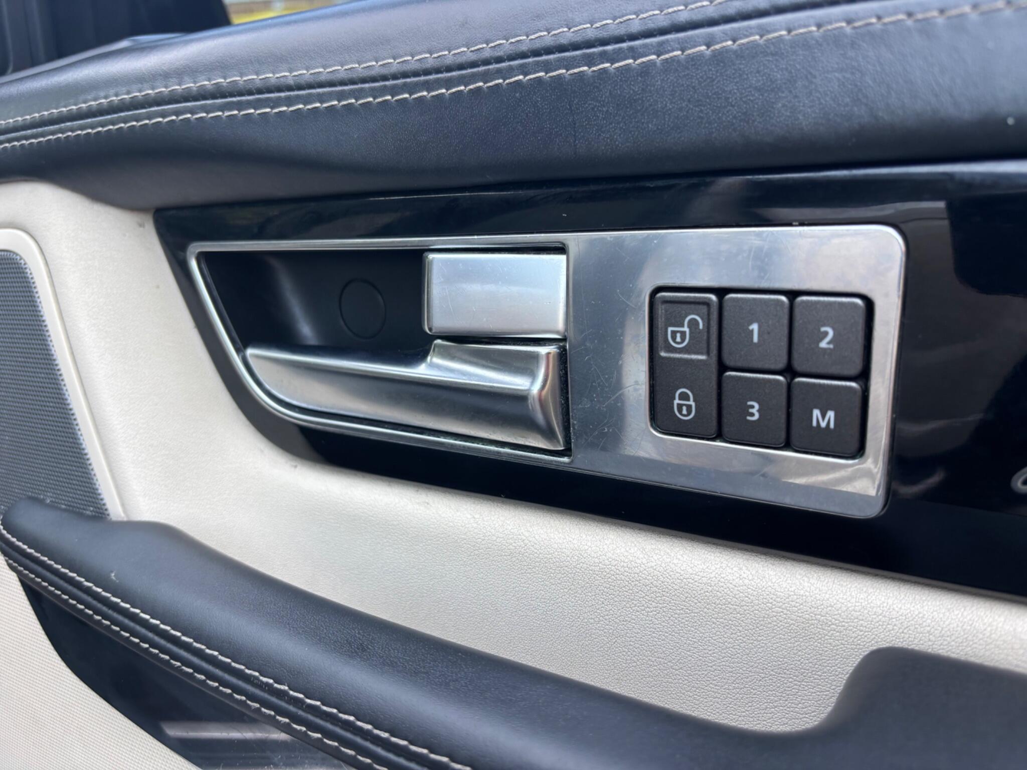 Land Rover Range Rover Sport view 22